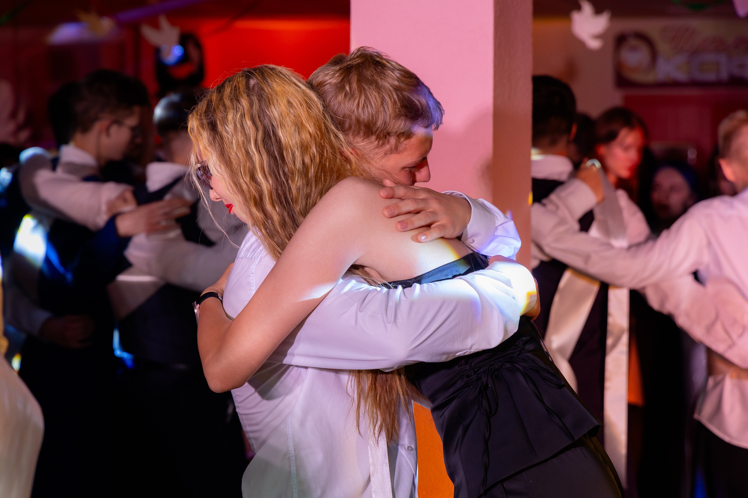 Школьный выпускной 2025 год в Минске, Беларуси. Свадебный фотограф в Минске/Беларуси Сергей Спиридонов