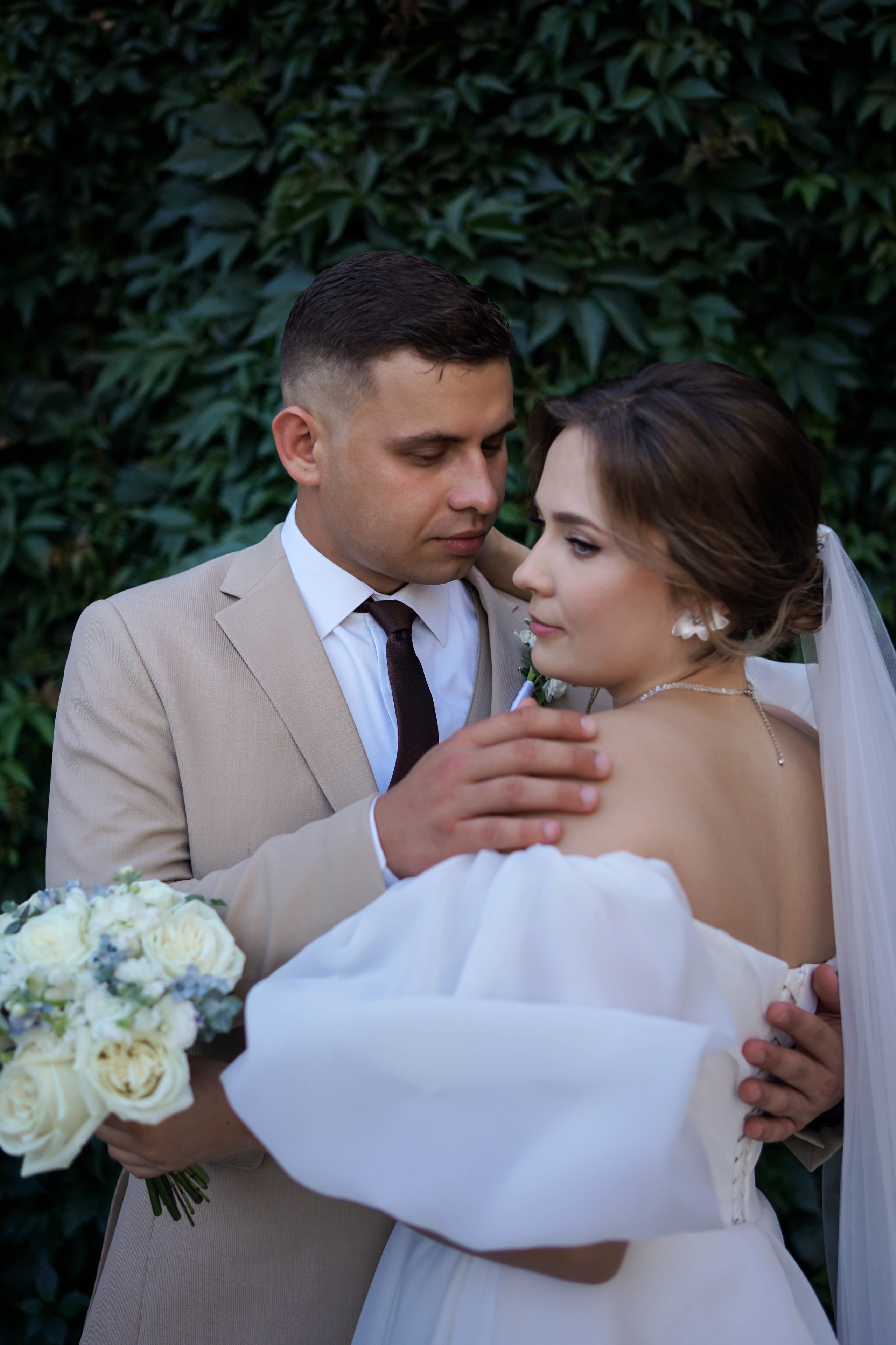 Лиза и Сережа: регистрация, прогулка и банкет. Фотограф в Иркутске