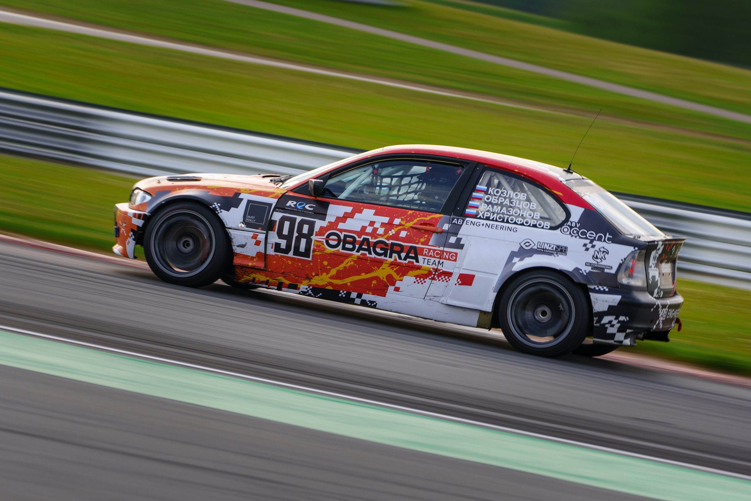 Фотографии российских и международных чемпионатов по автомобильному спорту. Фотограф Николай Прокофьев модельные тесты в Москве