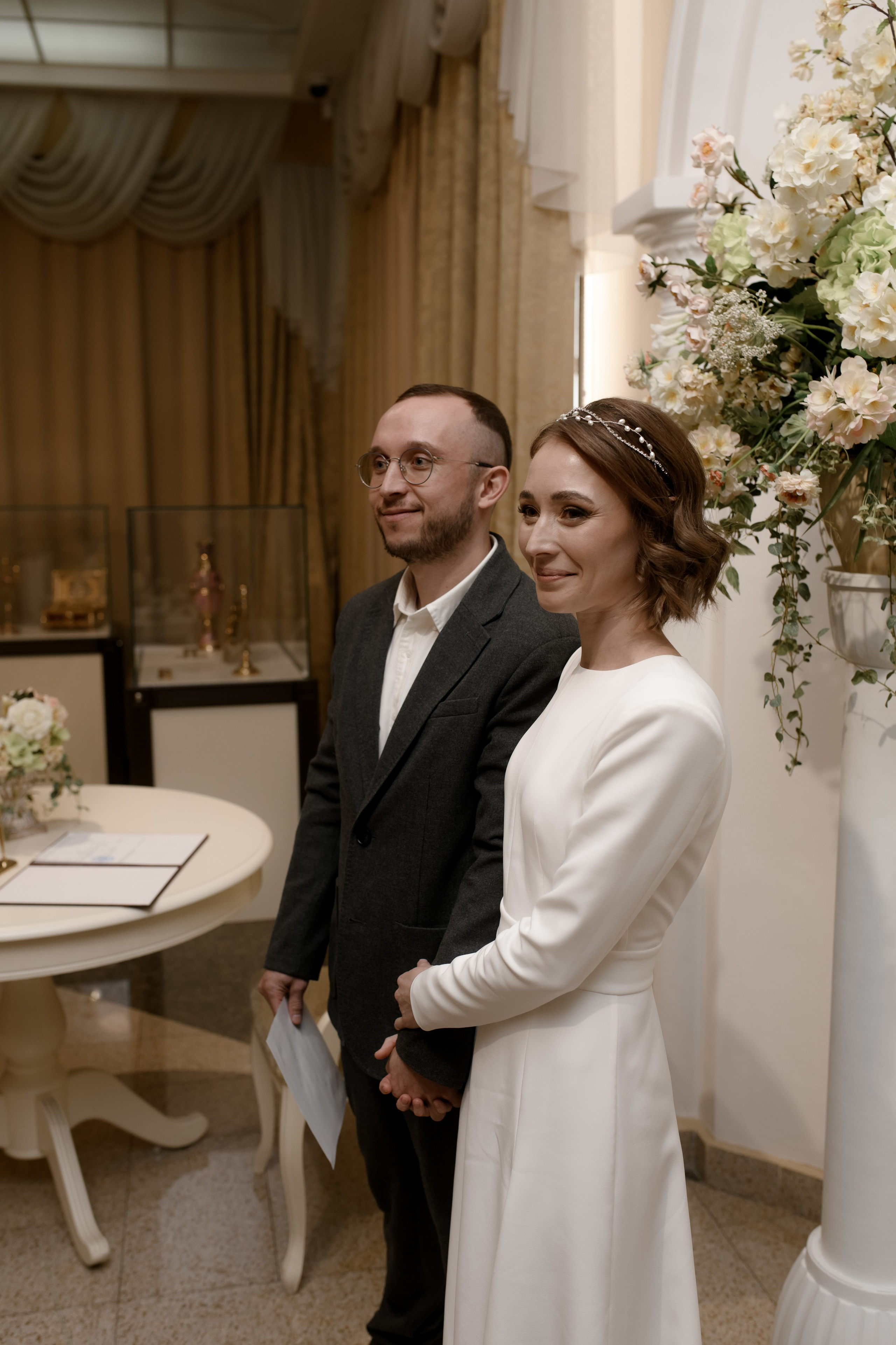 Регистрация Анастасии и Никиты — Краеведческий музей. Свадебный фотограф Екатеринбург/Челябинск — Любовь Волохова