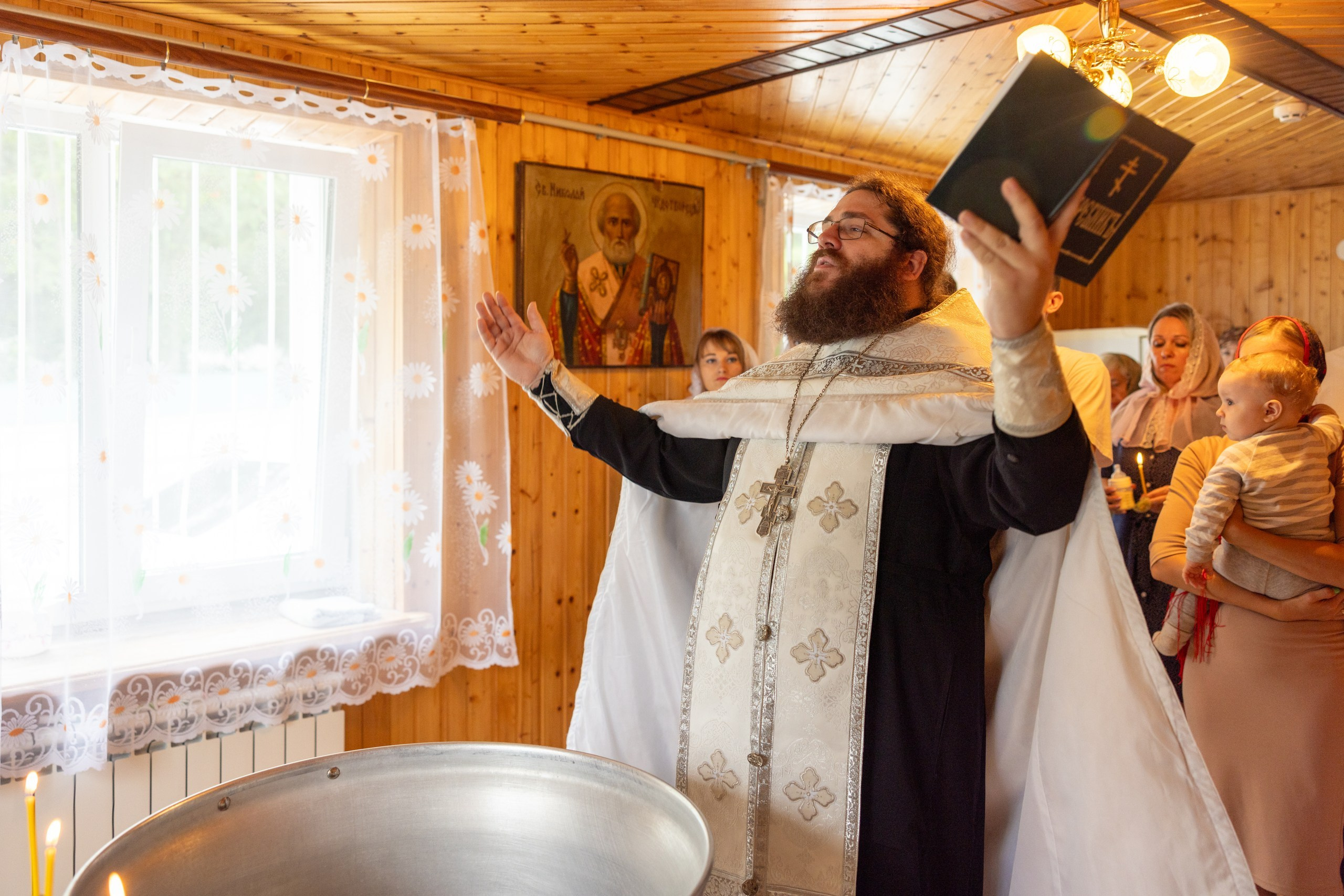 Образец репортажа крещения оригиналы, без искажений, без вспышки, светосильная оптика!. Фотограф в Туле Крупский АнДРей. Фотостудия «КАДР71» в Туле