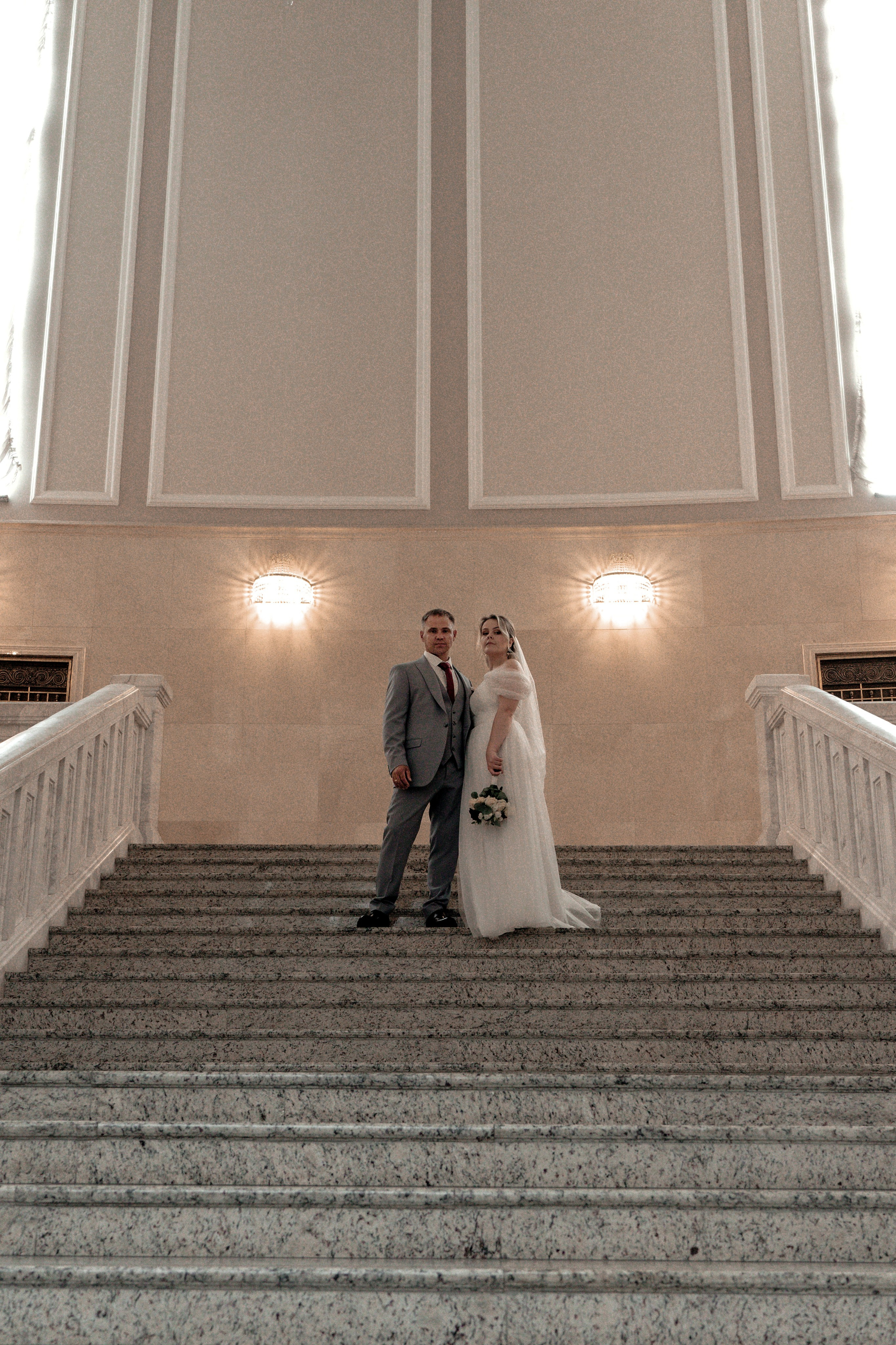 Фотосессия в театре: свадебные моменты. Ваш семейный фотограф в Минске — Вика Трегубова