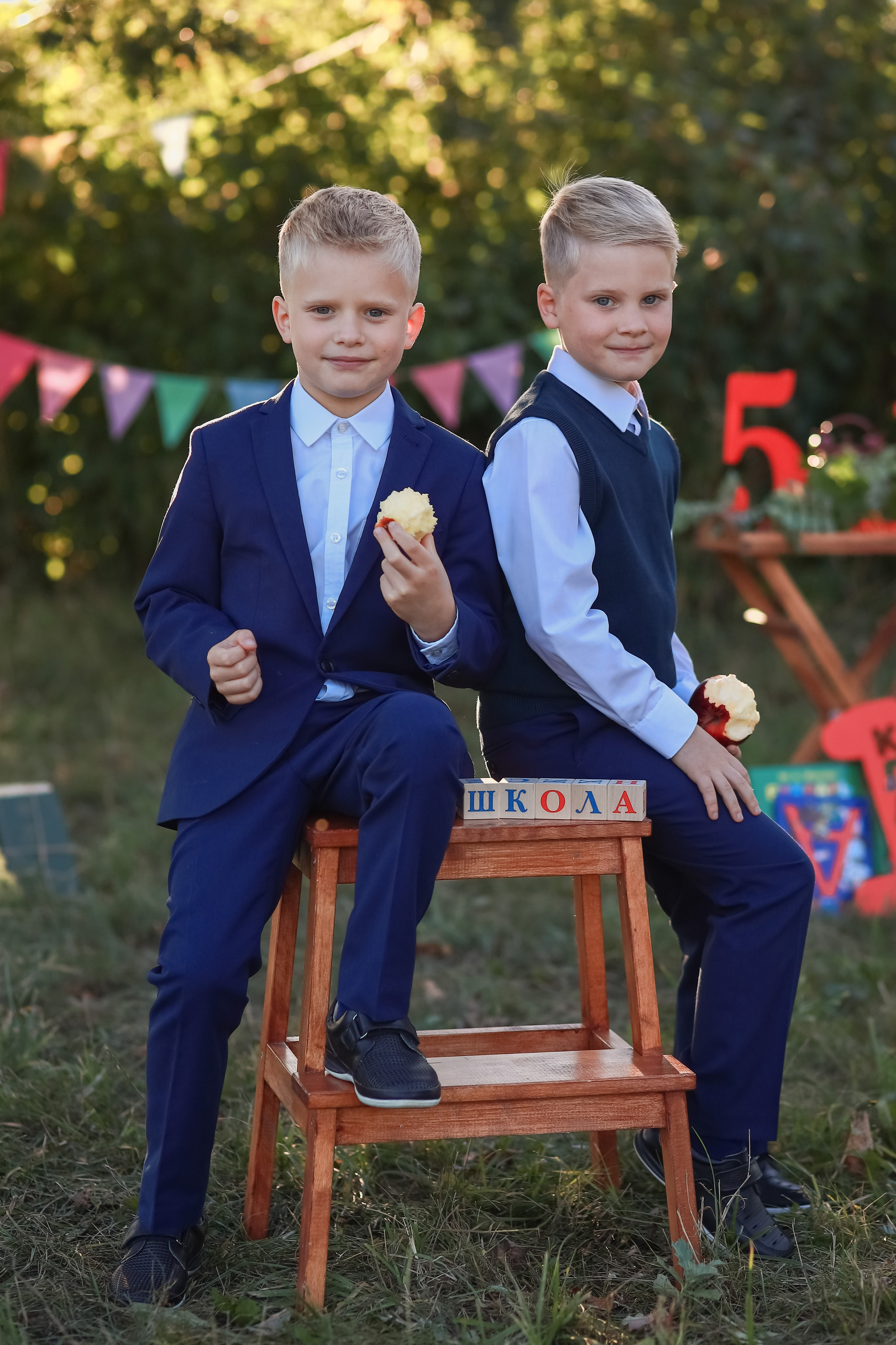 Подготовка к фотосесии «ЗДРАВСТВУЙ, ШКОЛА»