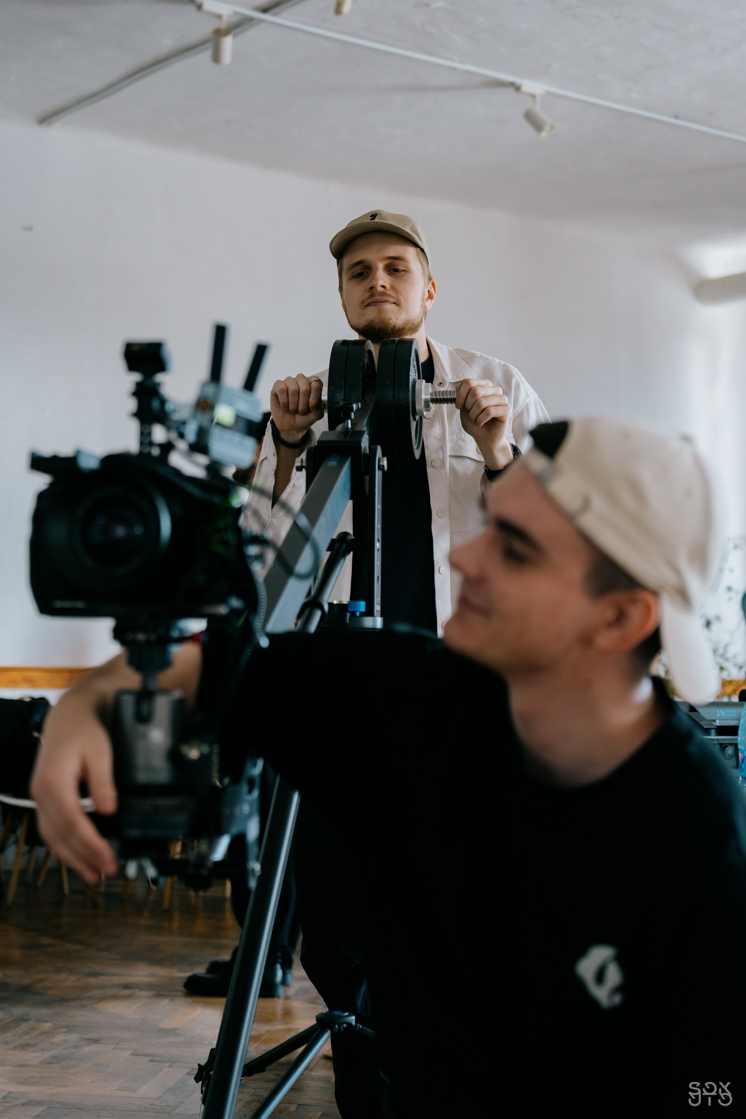 BAKED ROLL x Grad! ent