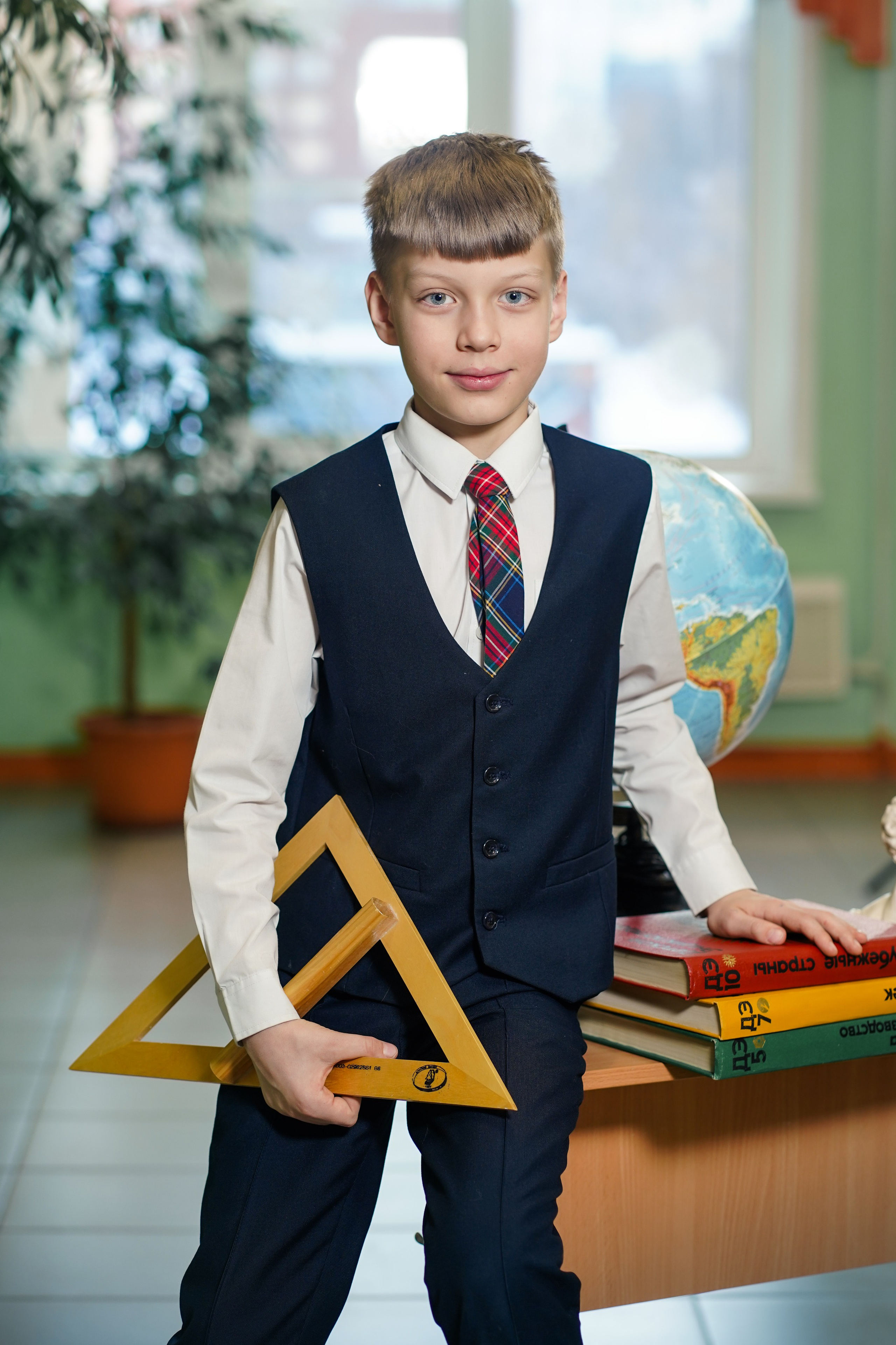 Выпускные альбомы, 4 класс Школа № 175 школьная фотосессия. Семейный и портретный фотограф в Екатеринбурге Анна Лобанова