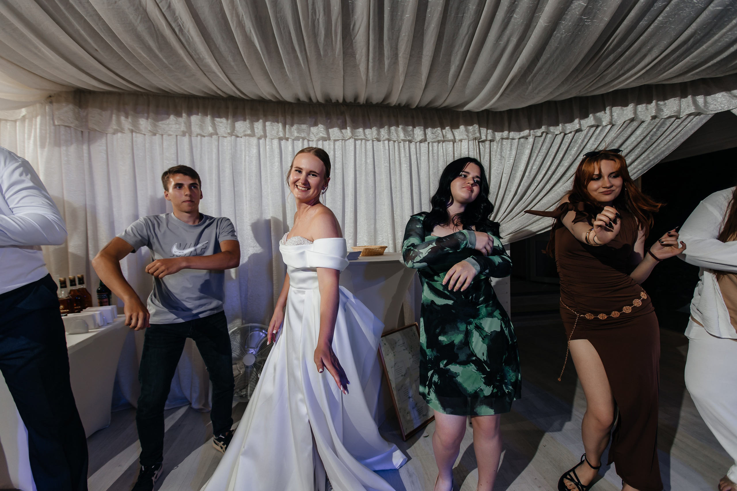 Анонс свадьбы Юлии и Игоря. Городская лавстори в Севастополе. Свадебный фотограф в Крыму и Севастополе Ольга Баскакова