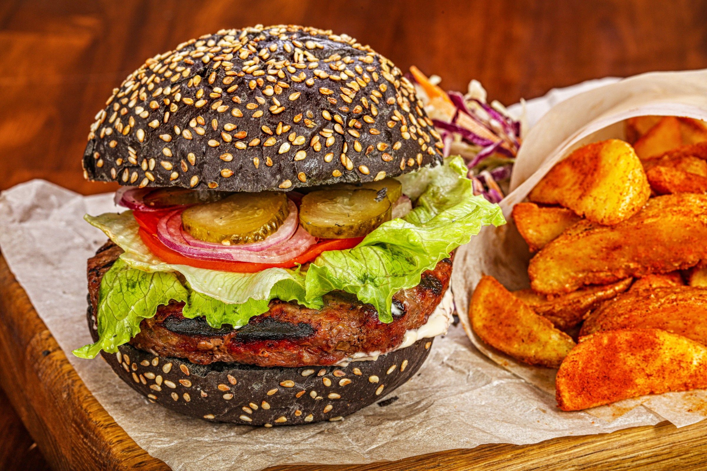 Фотосъемка бургеров и гамбургеров. Заказ по тел.: +7 (906) 006-90-22. Фуд-фотограф Андрей Старостин — съемка еды в Москве. 9000 руб. в час