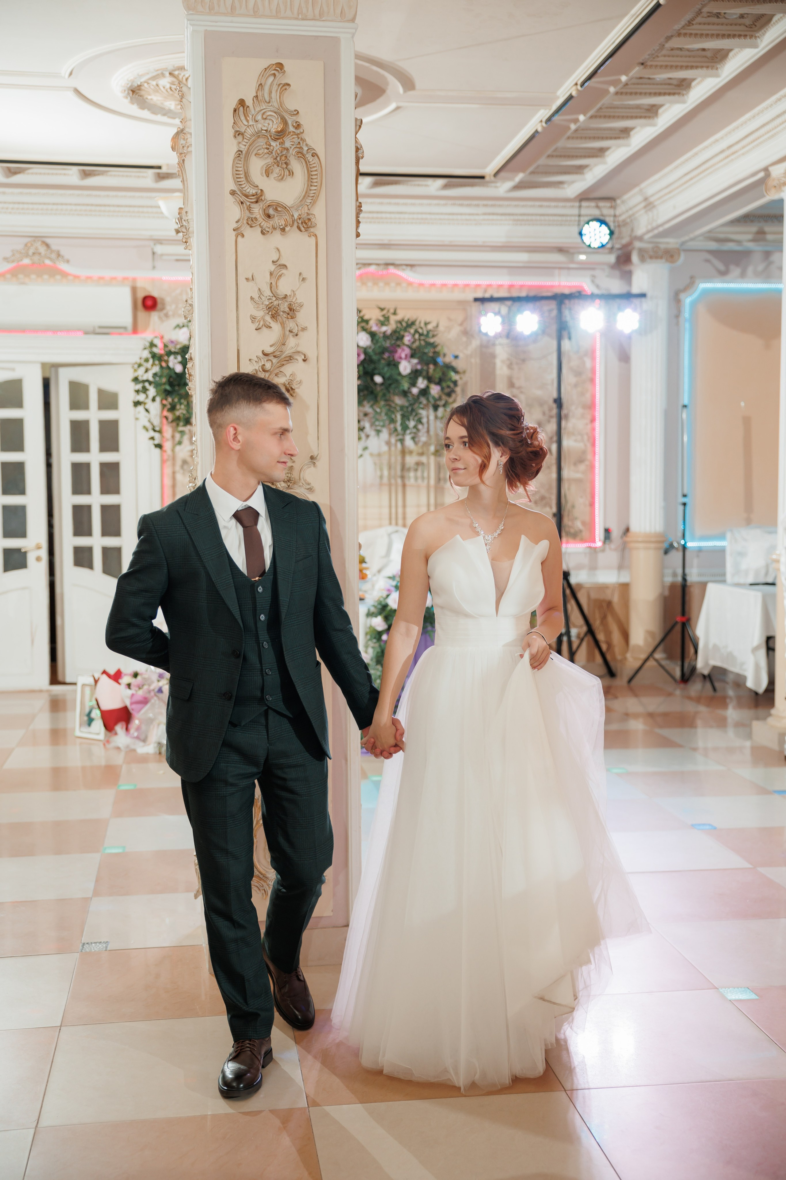 Константин и Дарья, ЗАГС ВДНХ, отель Soluxe, ресторан «Антик». Свадебный и репортажный фотограф (Москва, Королев и другие)