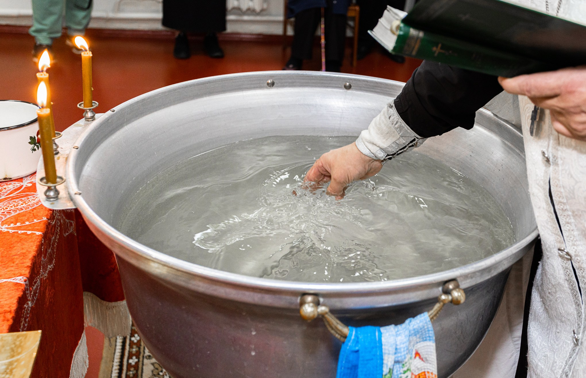 Свадьба, роспись в ЗАГСе, венчание, крещение, выписка из роддома — фотосъёмка. Визуальная упаковка брендов и проектов через фото и видеопроизводство