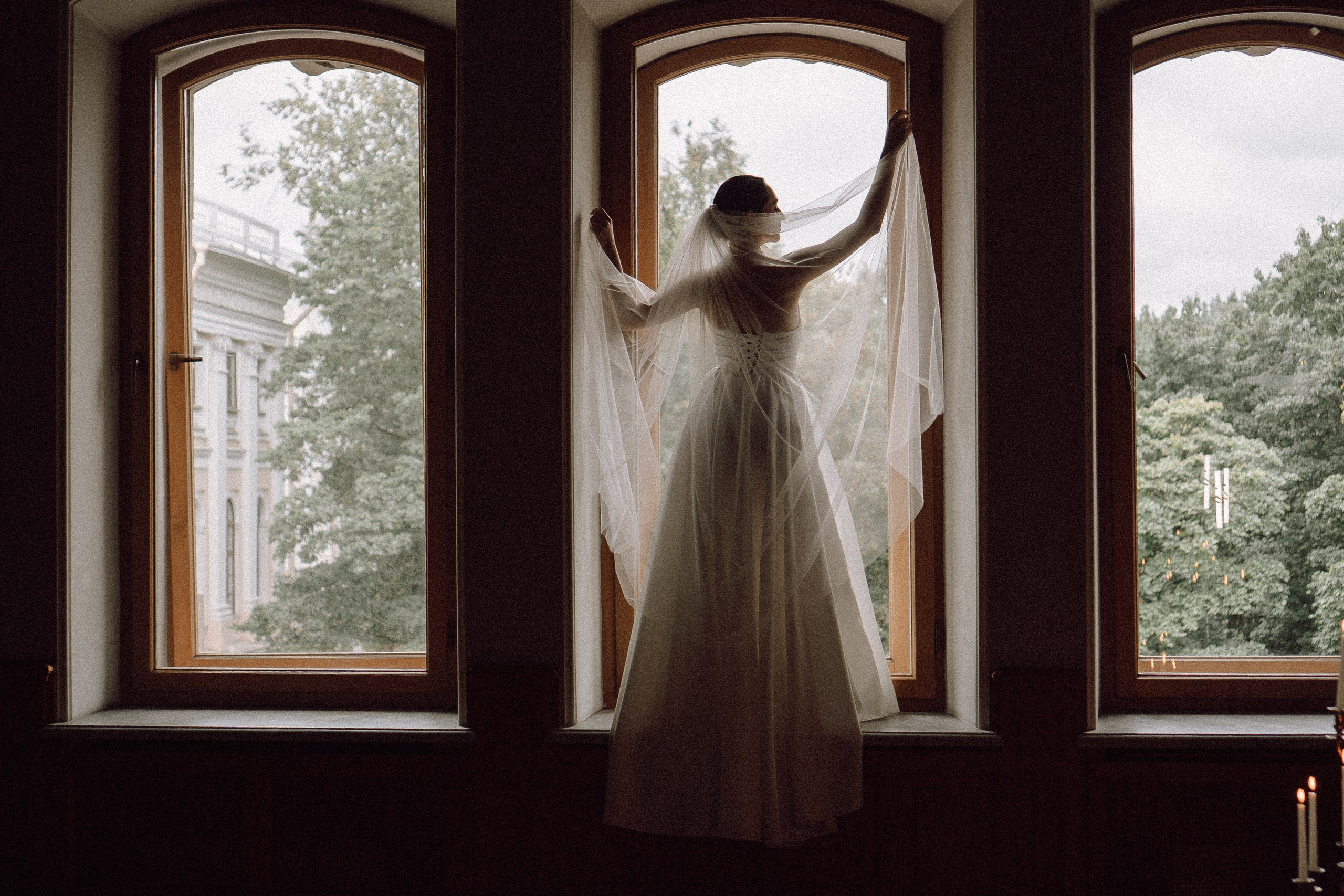 СВАДЕБНАЯ ПРОГУЛКА В САНТК-ПЕТЕРБУРГЕ (ИСАКИЕВСКИЙ СОБОР, ЗИМНЯЯ КАНАВКА, ЭРМИТАЖ И БОЛЬШАЯ МОРСКАЯ УЛИЦА). Профессиональный фотограф, Санкт-Петербург — Виктория Богомолова