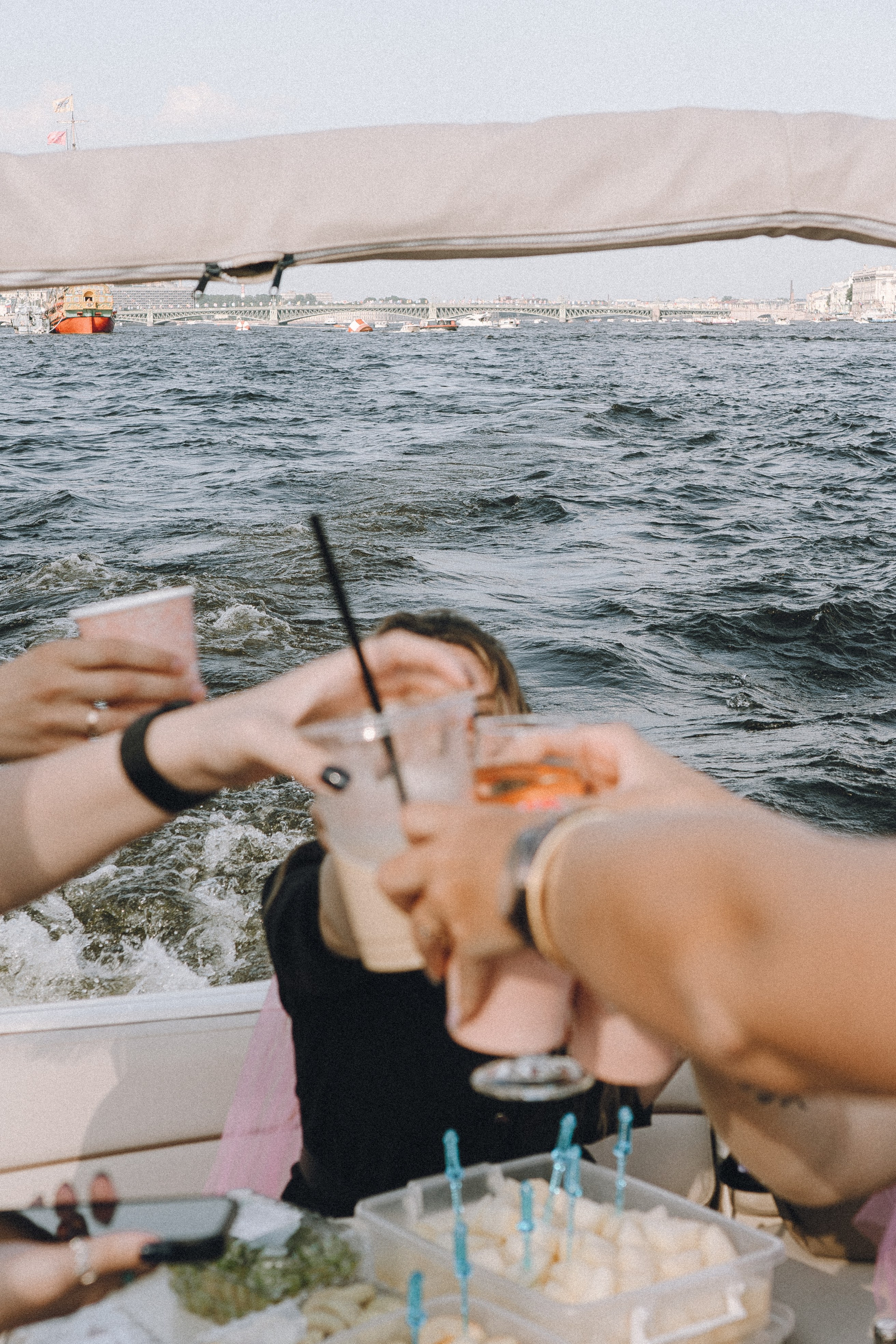 ДЕВИЧНИК НА КАТЕРЕ. Профессиональный фотограф, Санкт-Петербург — Виктория Богомолова
