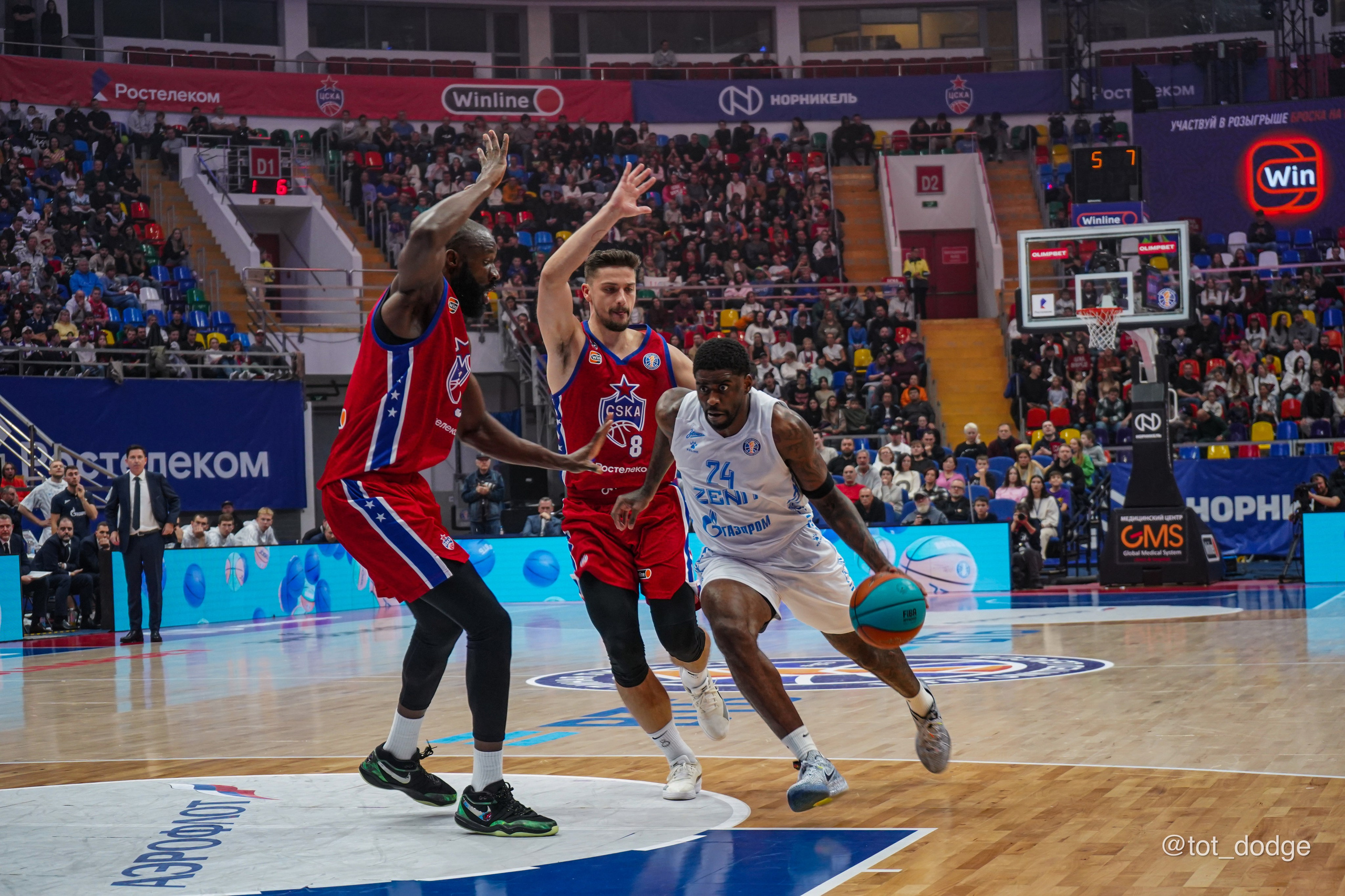 Баскетбол. ЦСКА-Зенит (13.10.24). Автомобильный фотограф Шакая Кирилл