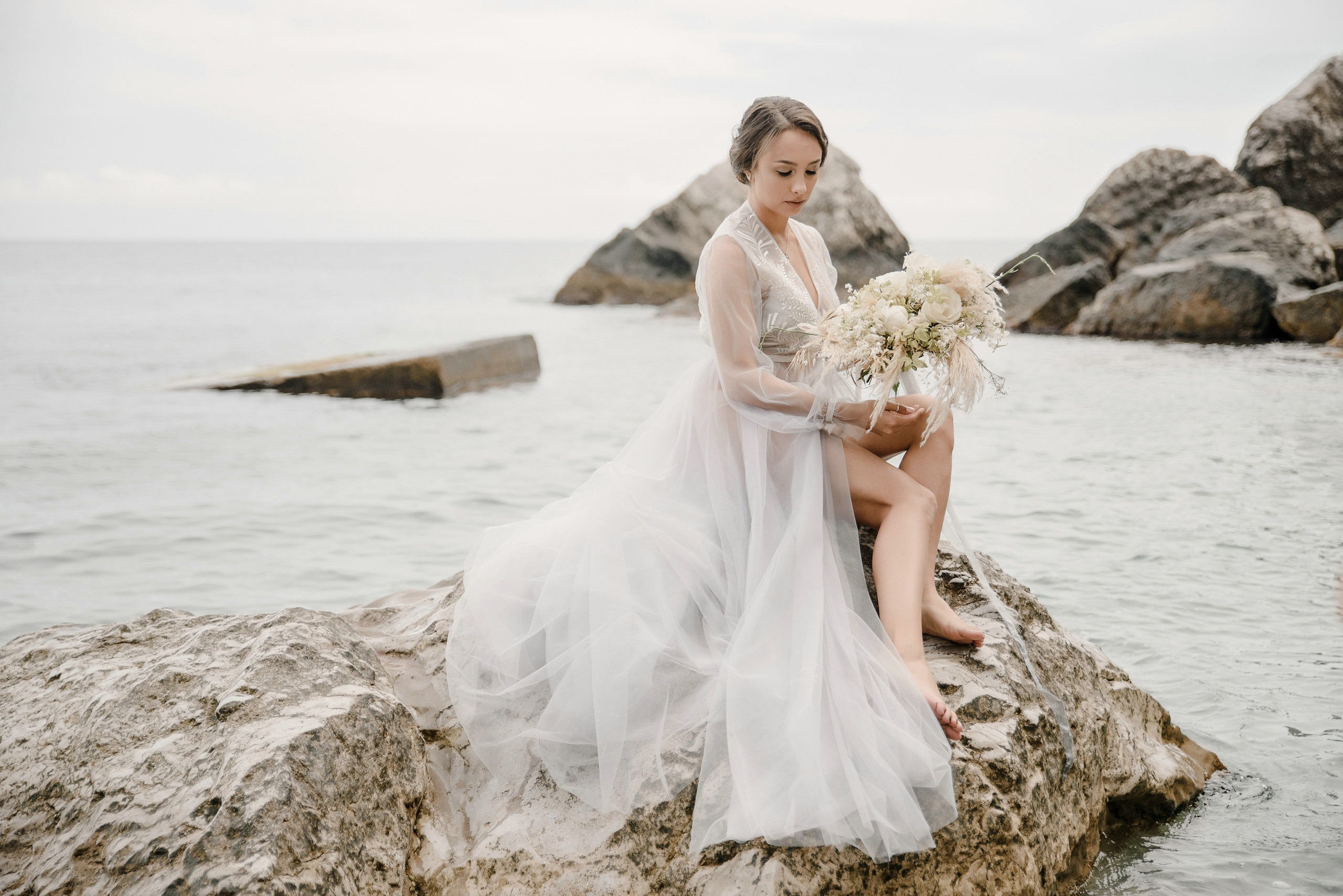 Свадебная фотосессия и выездная регистрация брака на берегу моря. Свадебный и семейный фотограф в Москве Светлана Зоткина