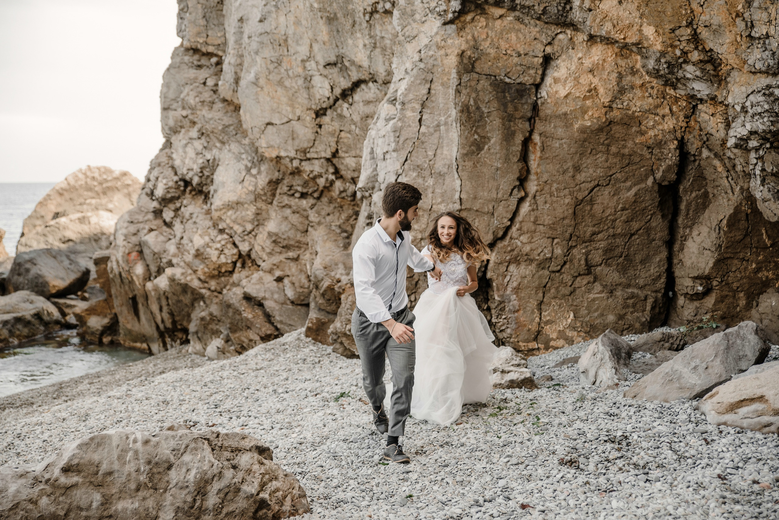 Свадебная фотосессия и выездная регистрация брака на берегу моря. Свадебный и семейный фотограф в Москве Светлана Зоткина