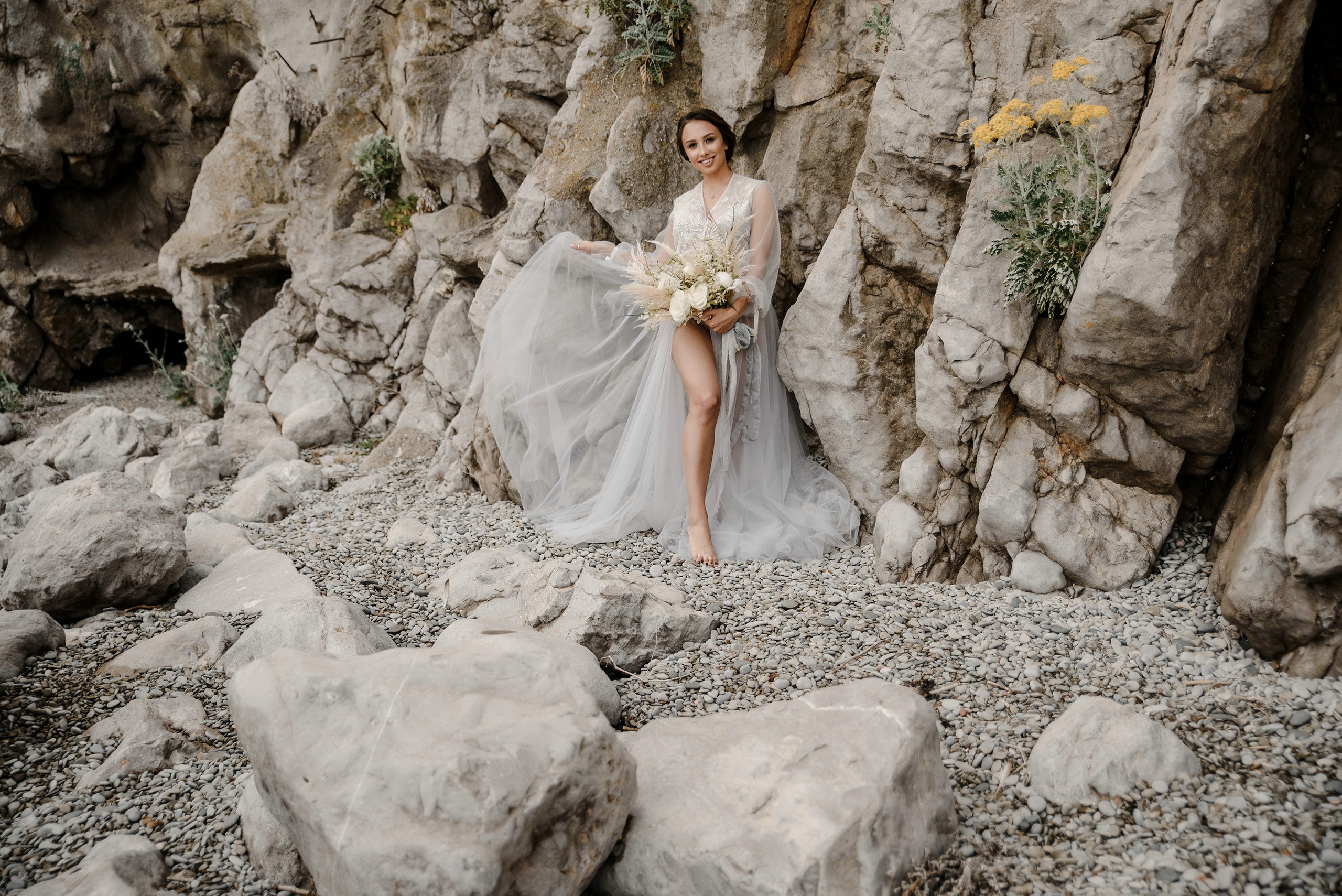 Свадебная фотосессия и выездная регистрация брака на берегу моря. Свадебный и семейный фотограф в Москве Светлана Зоткина