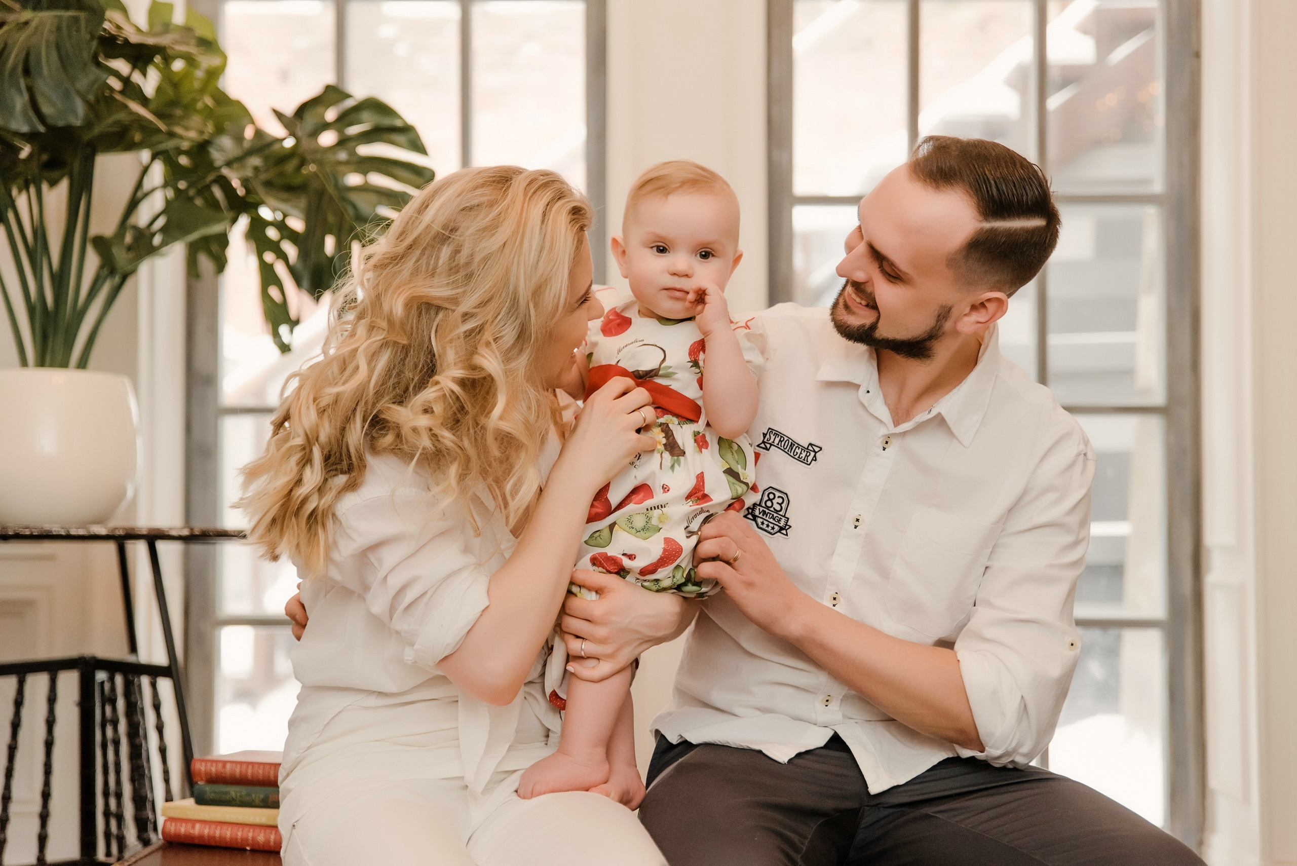 Семейная фотосъемка в студии с ребенком. Свадебный и семейный фотограф в Москве Светлана Зоткина