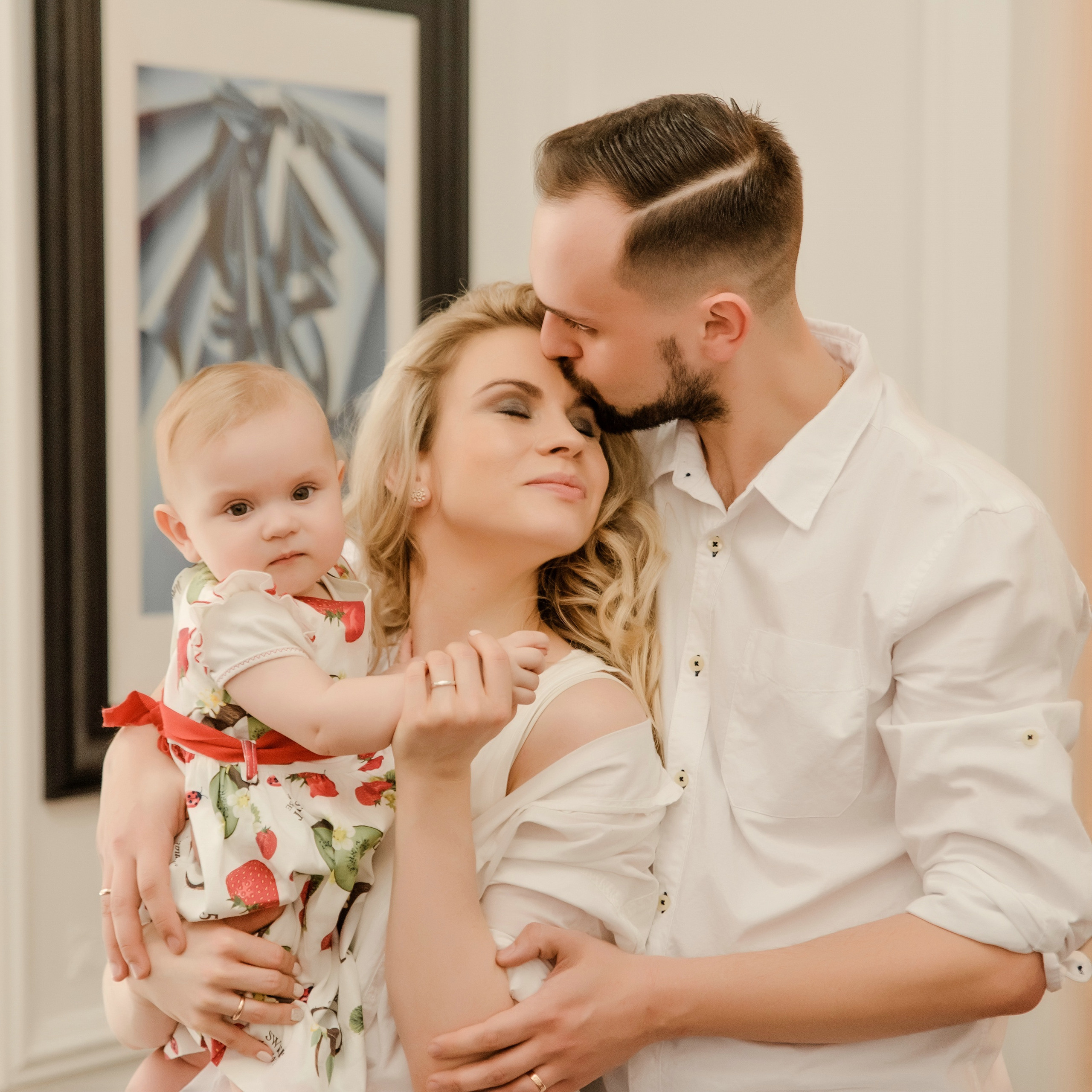 Семейная фотосъемка в студии с ребенком. Свадебный и семейный фотограф в Москве Светлана Зоткина