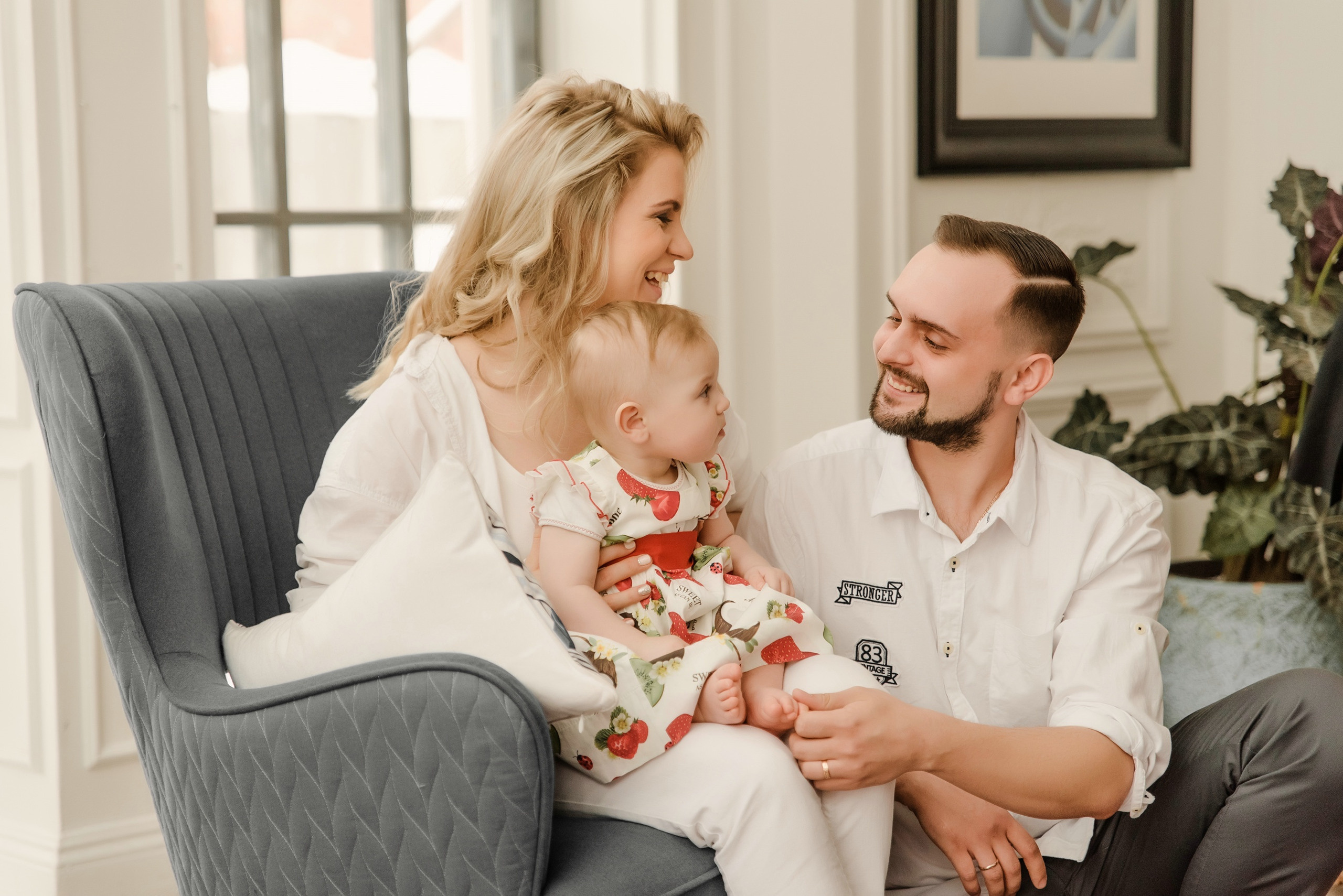 Семейная фотосъемка в студии с ребенком. Свадебный и семейный фотограф в Москве Светлана Зоткина