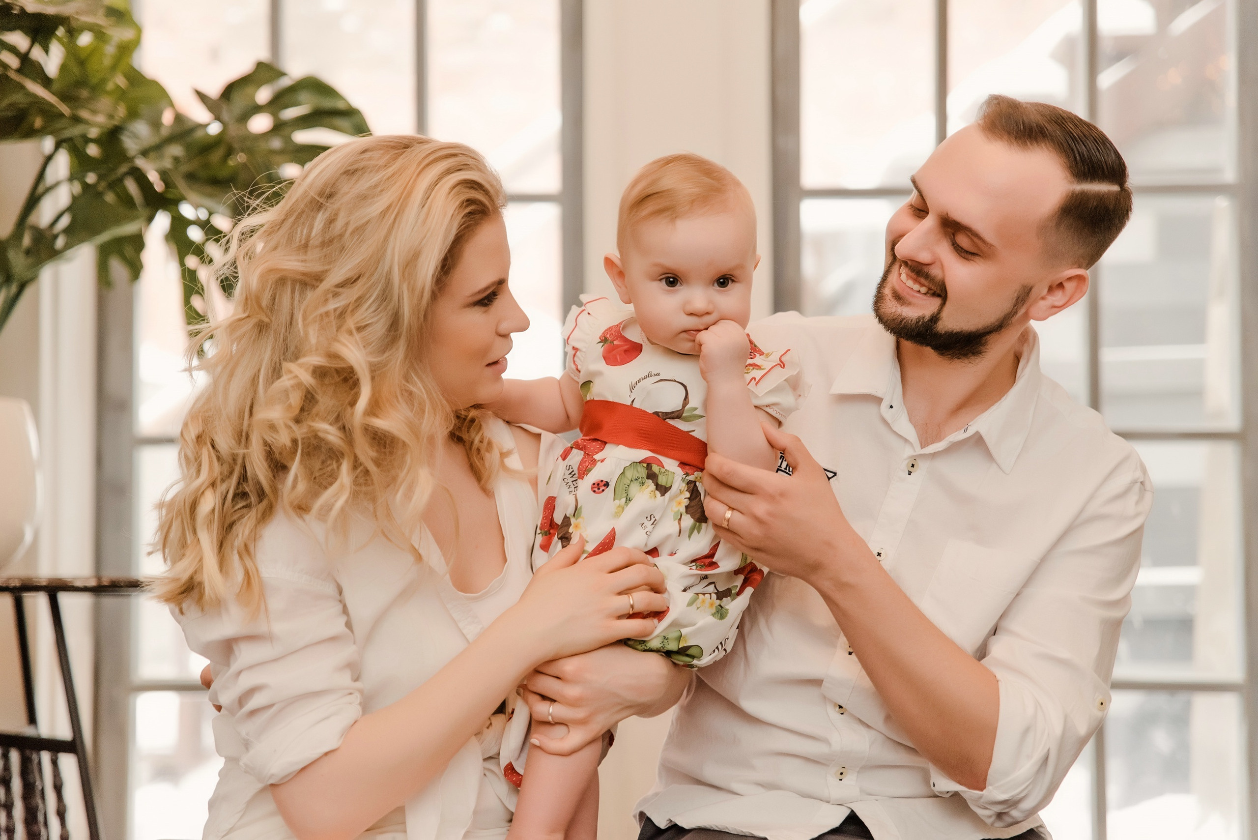 Семейная фотосъемка в студии с ребенком. Свадебный и семейный фотограф в Москве Светлана Зоткина