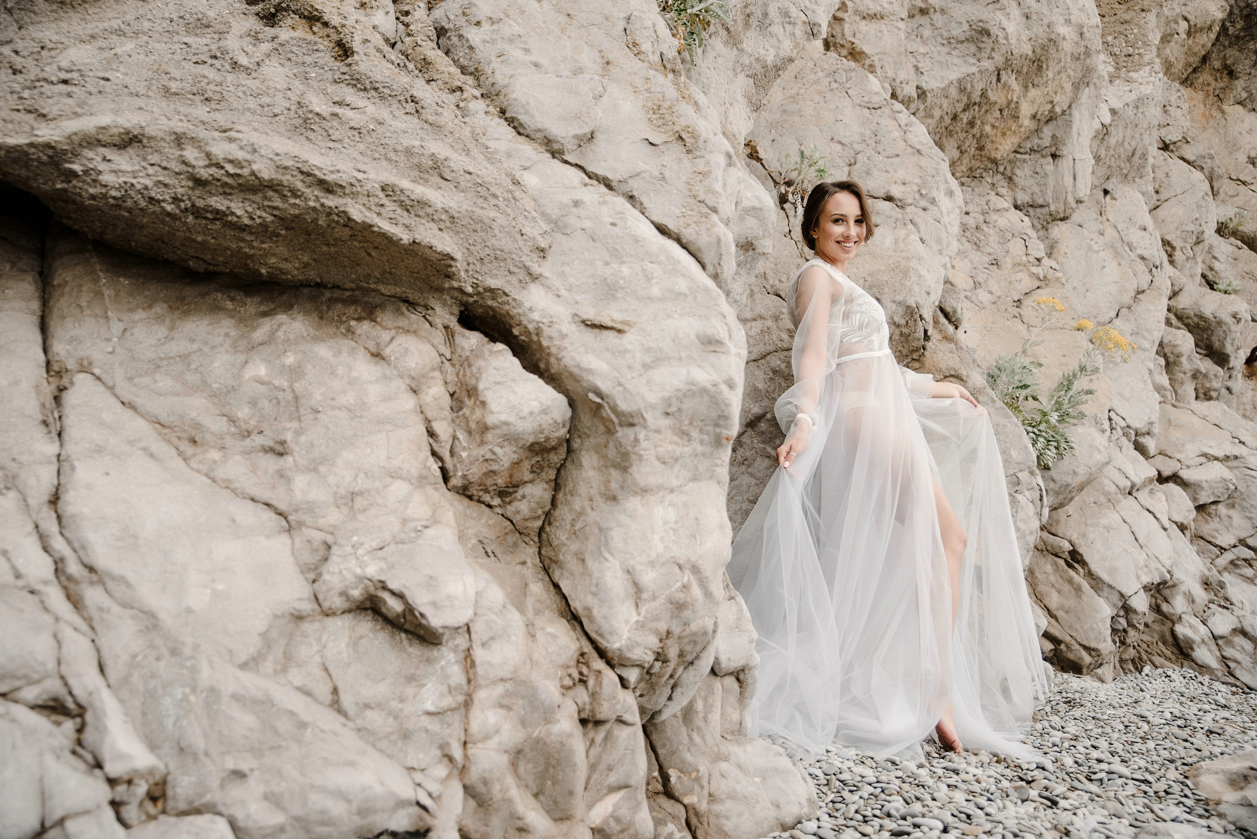 Свадебная фотосессия и выездная регистрация брака на берегу моря. Свадебный и семейный фотограф в Москве Светлана Зоткина