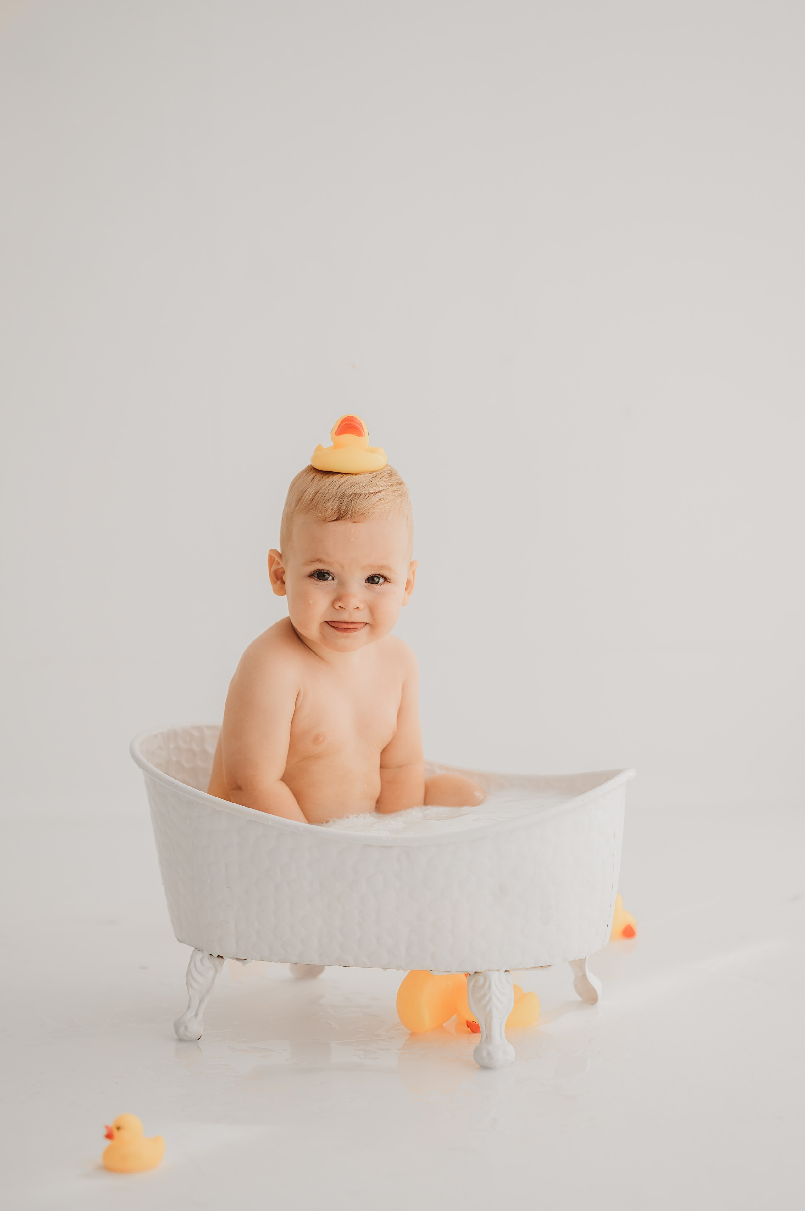 Молочные ванночки. Детский и семейный фотограф Ирина Гладких