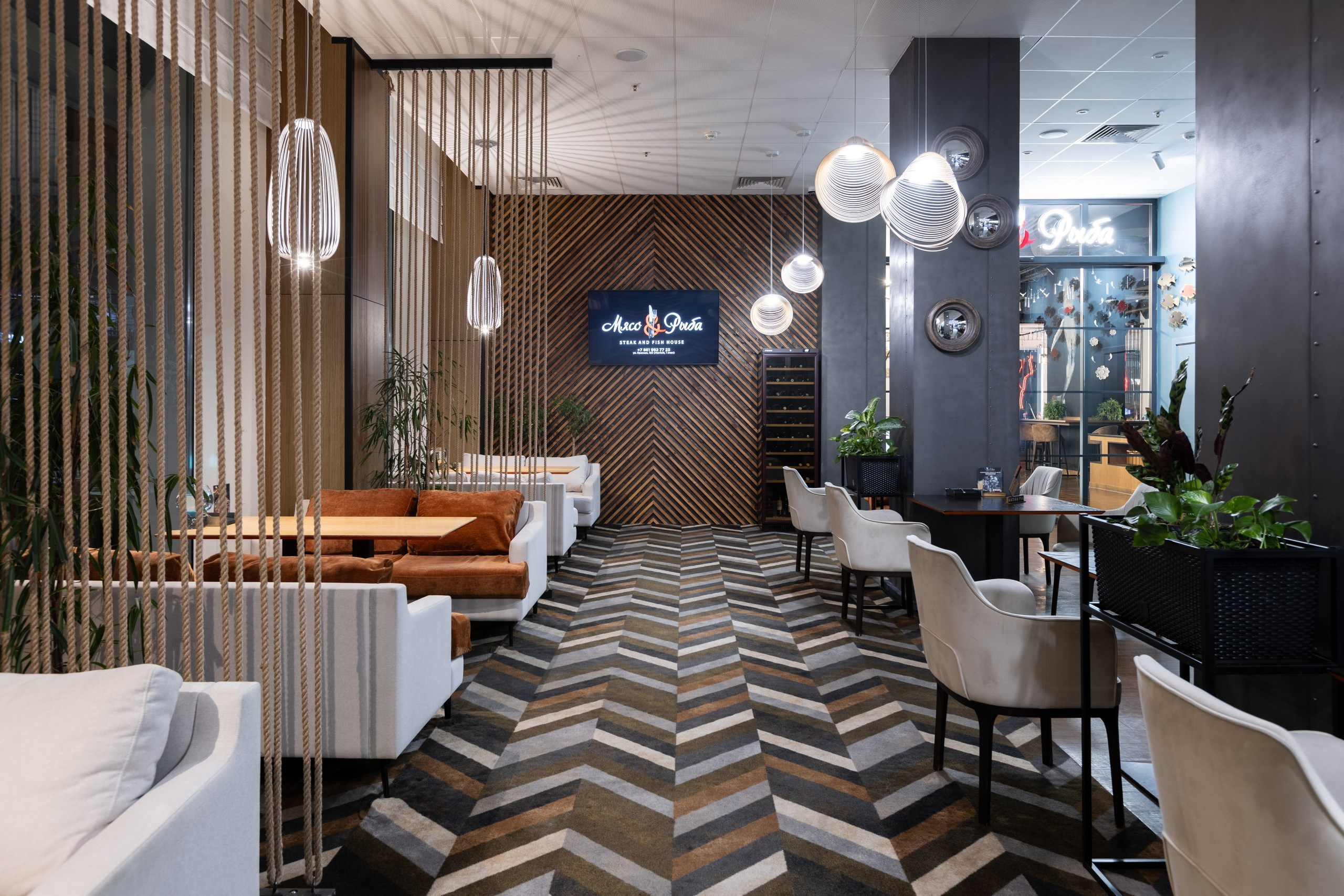 Интерьерная фотосъемка для ресторана Мясо & Рыба. Worldwide Wedding Photography Demskoy Studio