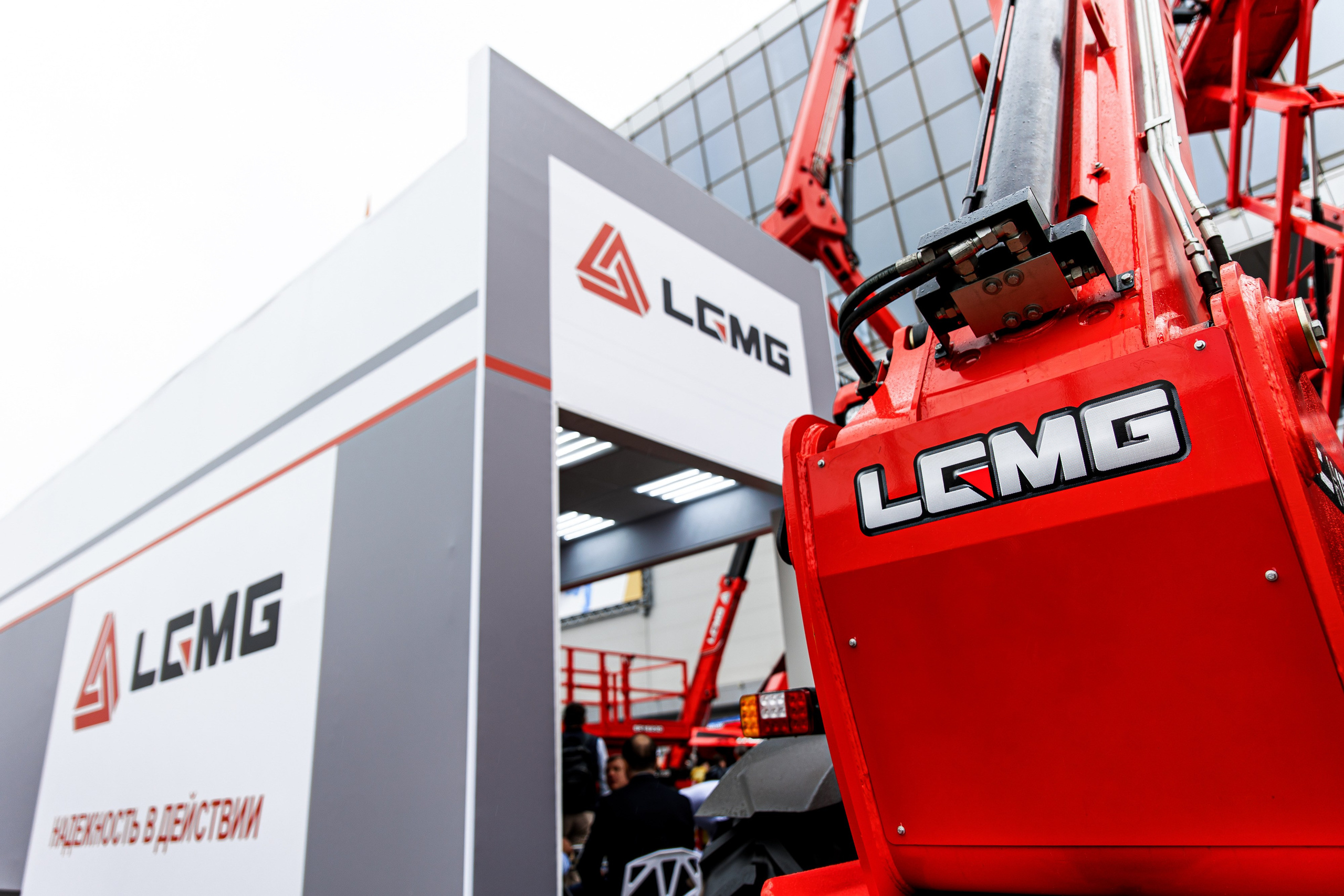 Выставочный стенд «Sany». Репортажный фотограф Семён Борисов | Москва