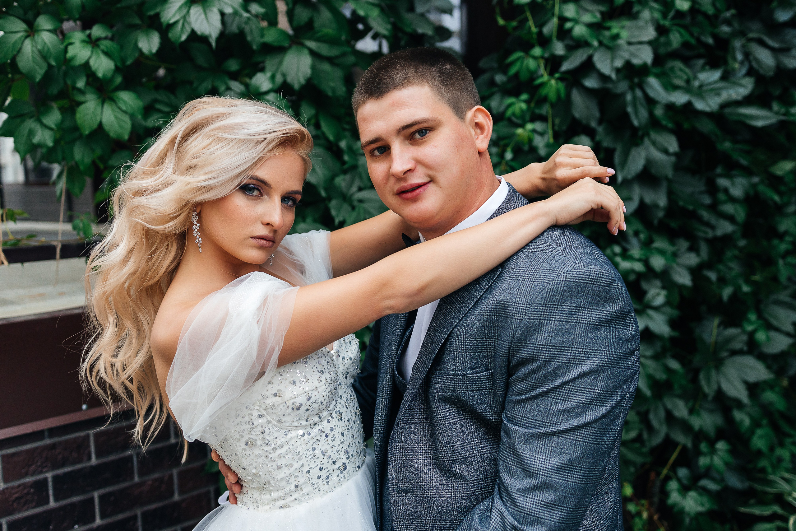 Стильная фотосессия пары в интерьерах ресторана. Олег Сверчков | Свадебный фотограф Вологда