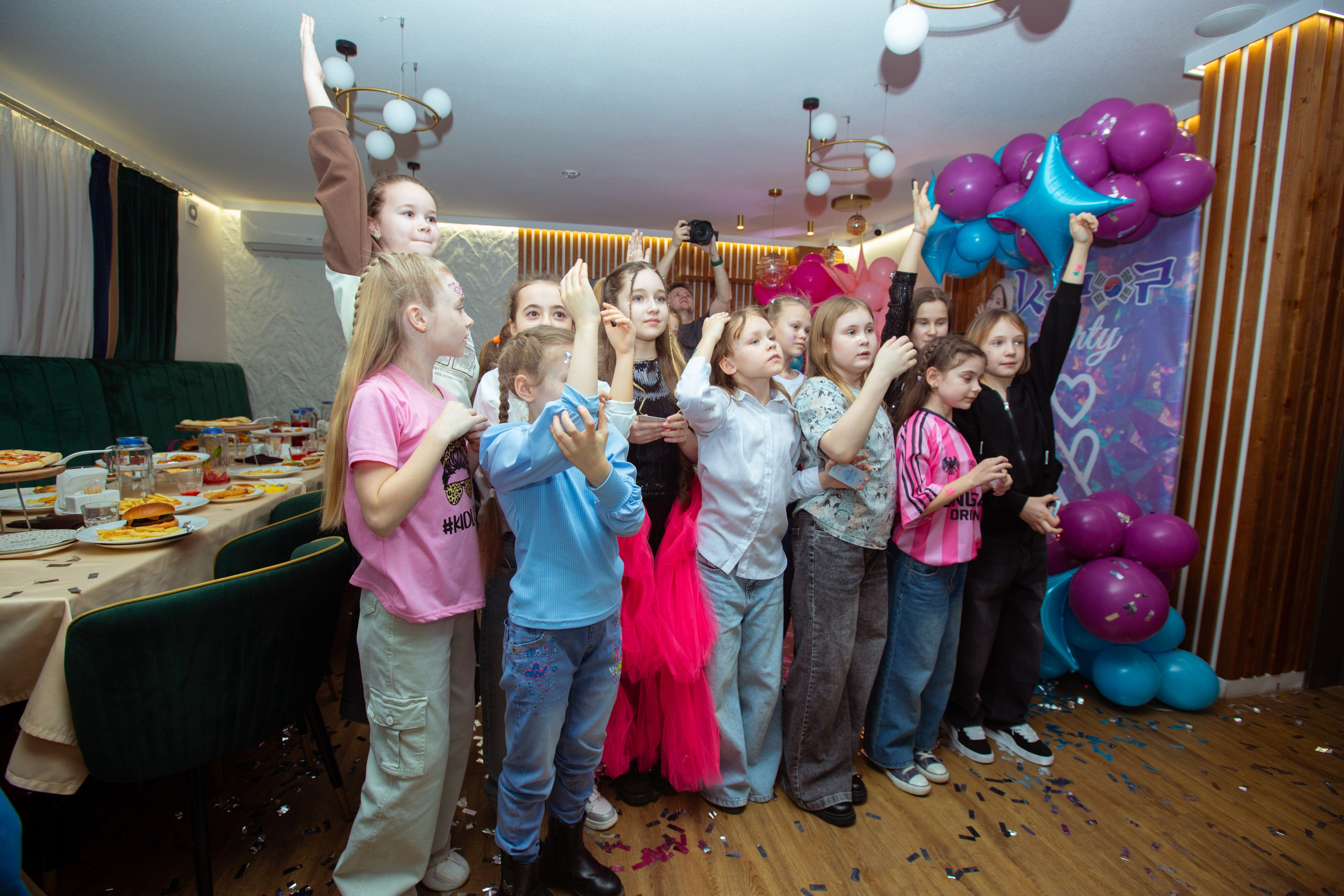 День рождения Ульяны. Фотограф Антонина Свешникова. ВЫПУСКНЫЕ ФОТОКНИГИ для детских садов и школ. Москва, Владимир