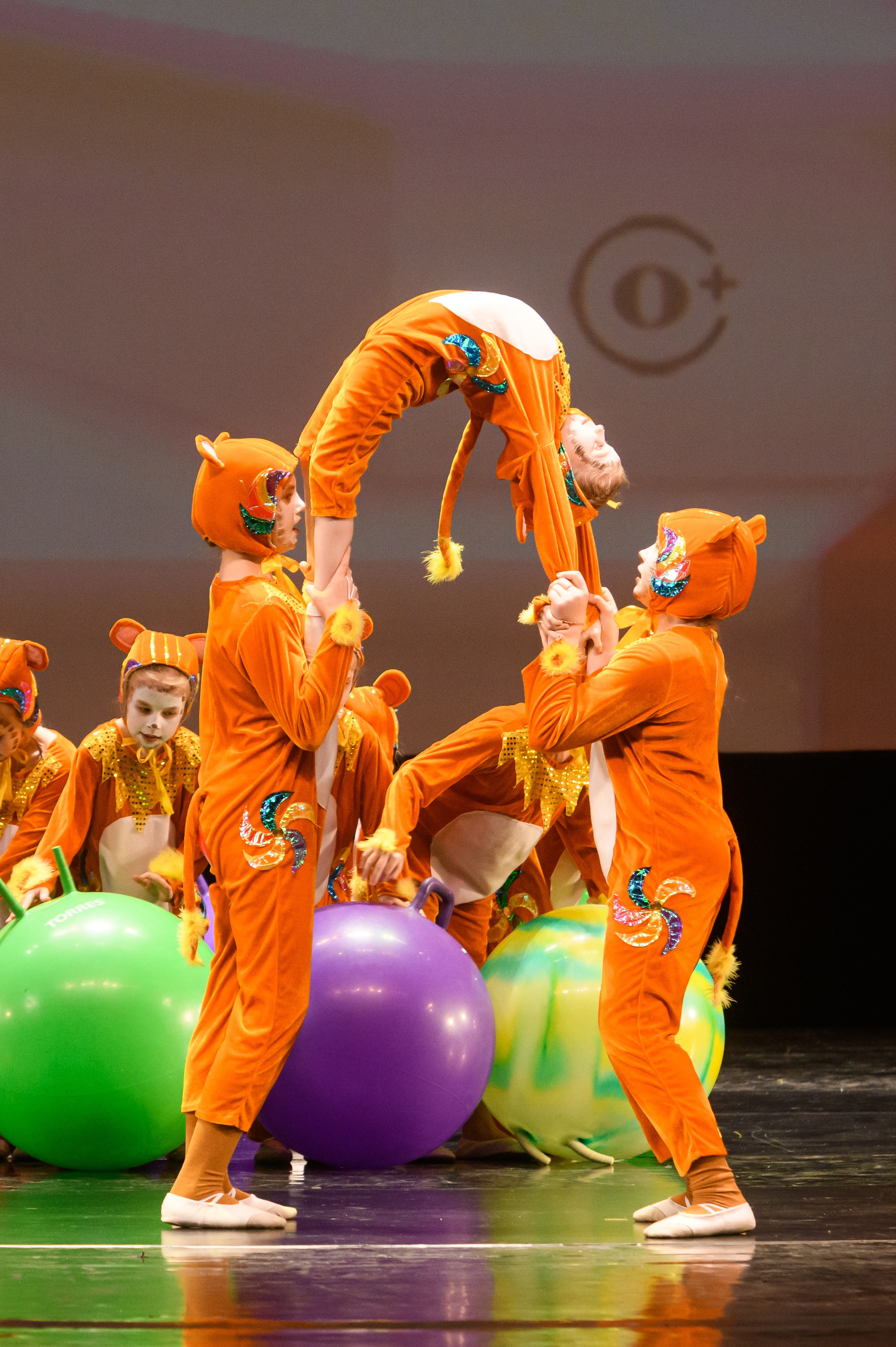 23 апреля, часть 1, БКЗ Октябрьский, г. Санкт-Петербург. Золотое яблочко