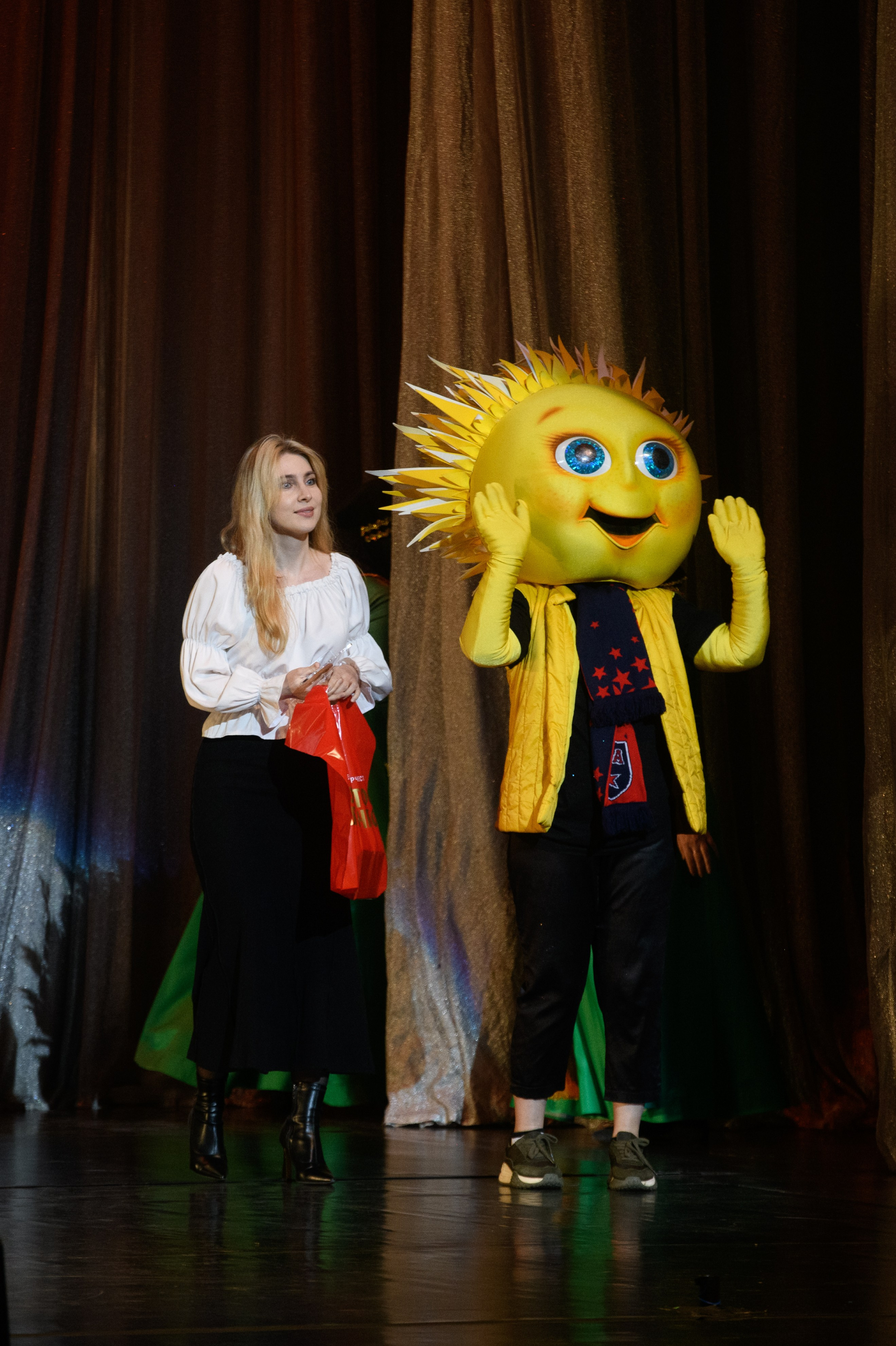 23 апреля, часть 1, БКЗ Октябрьский, г. Санкт-Петербург. Золотое яблочко