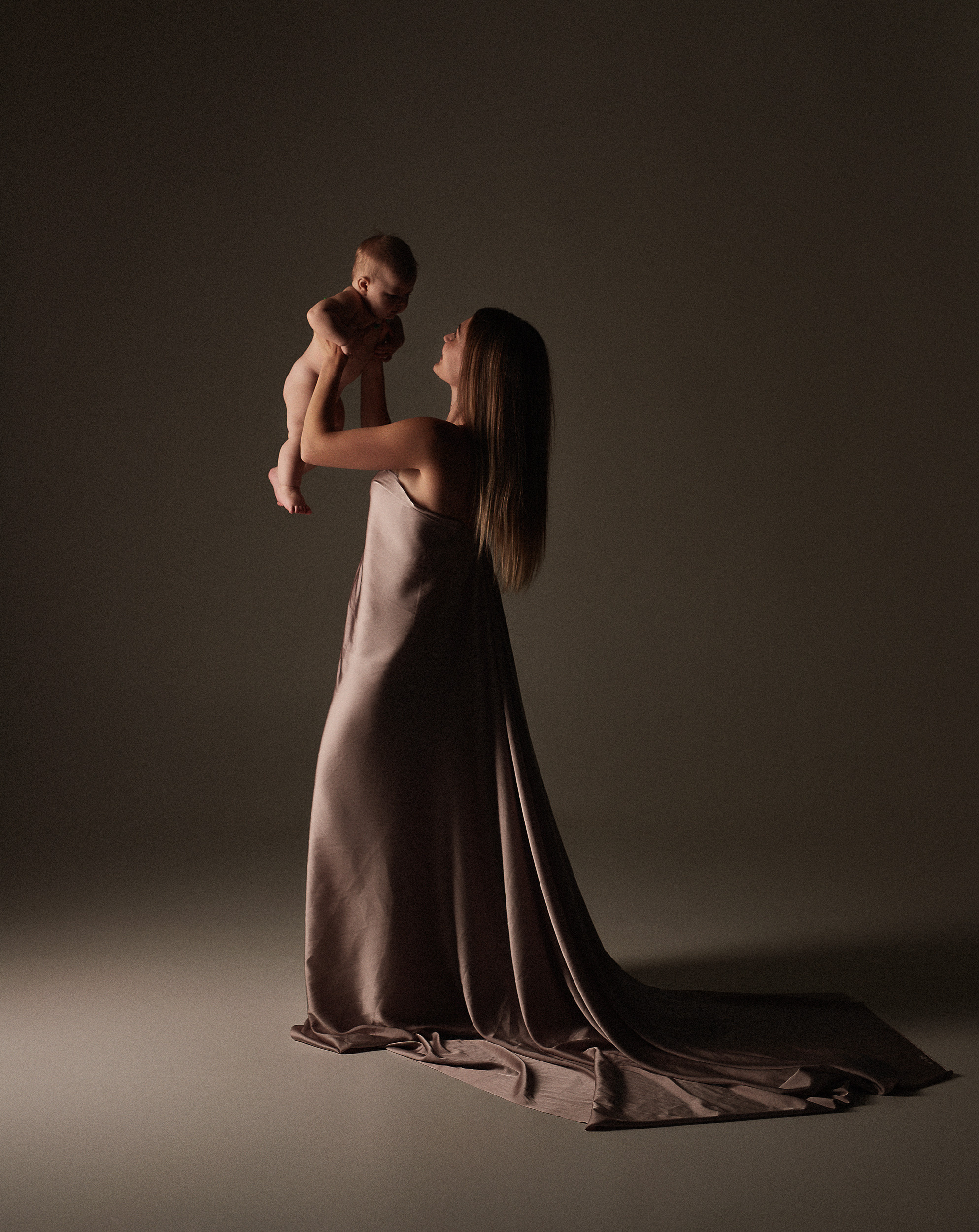 Кристина&Ульяна. Фотограф в Астрахани съемка семей беременности лавстори