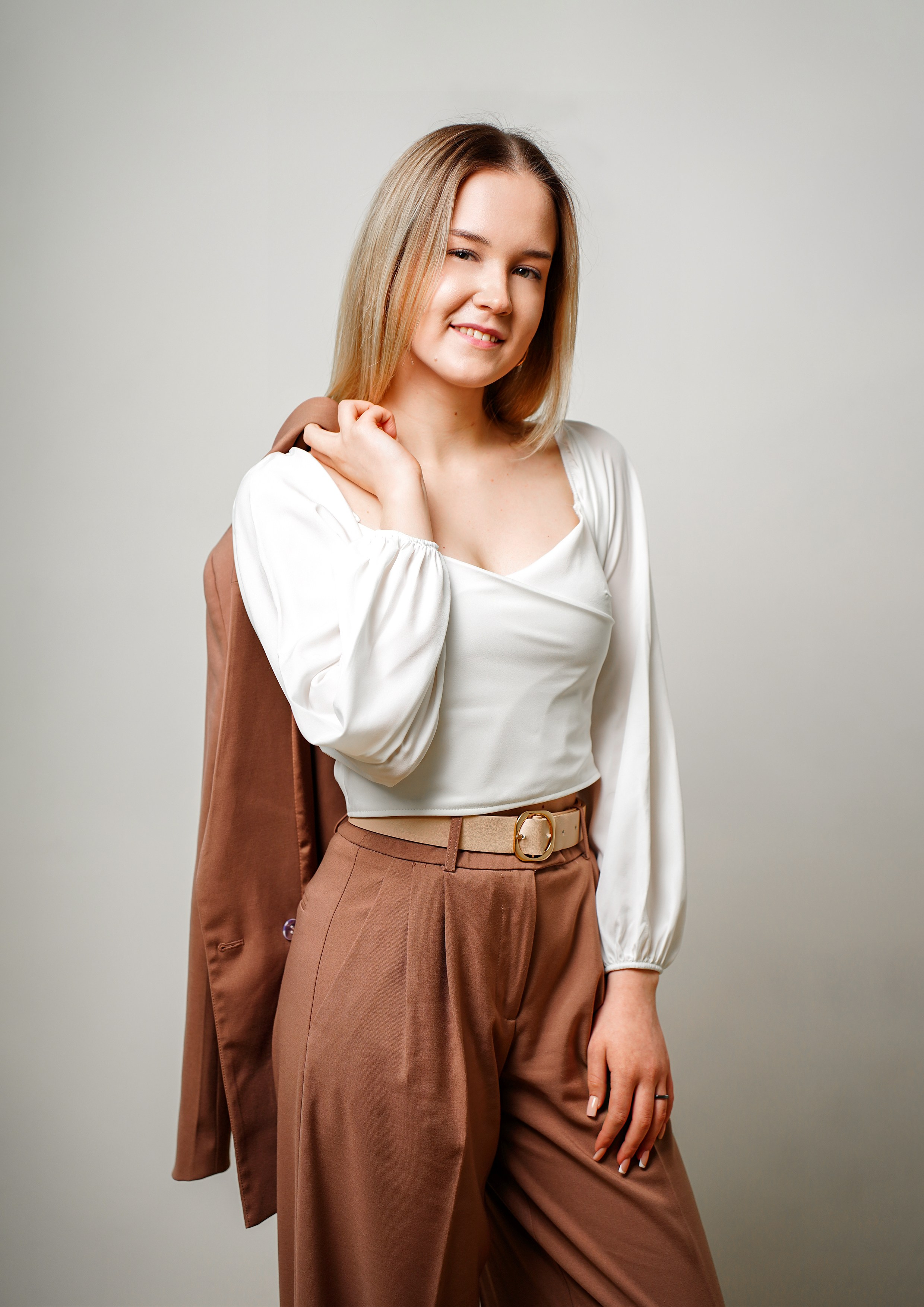 Образы. MEMENTO.Выпускные альбомы, школьные, юбилейные и другие книги. Ростов-на-Дону