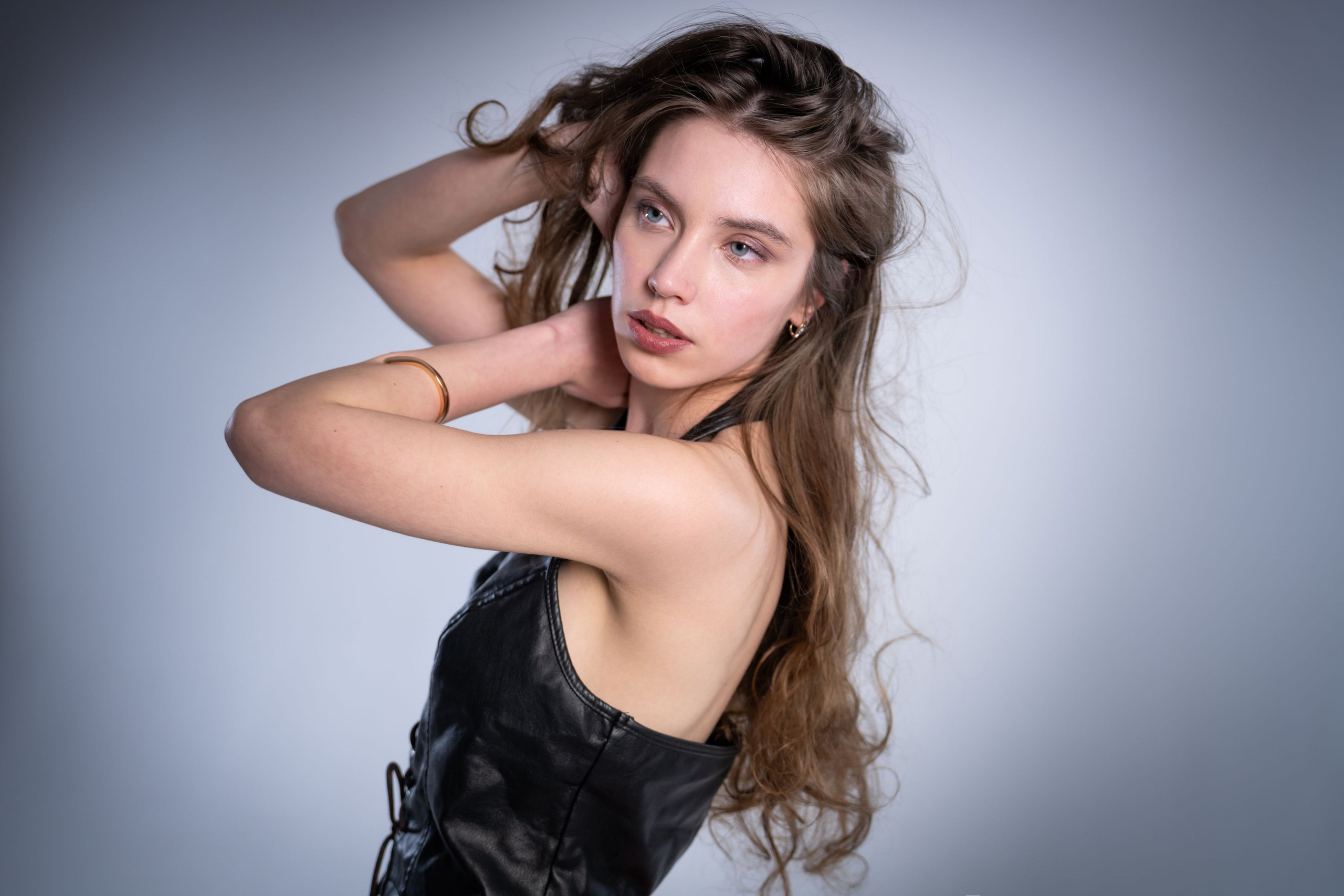 Коммерция leather. Костюмер, художник кино и телевидения в спб