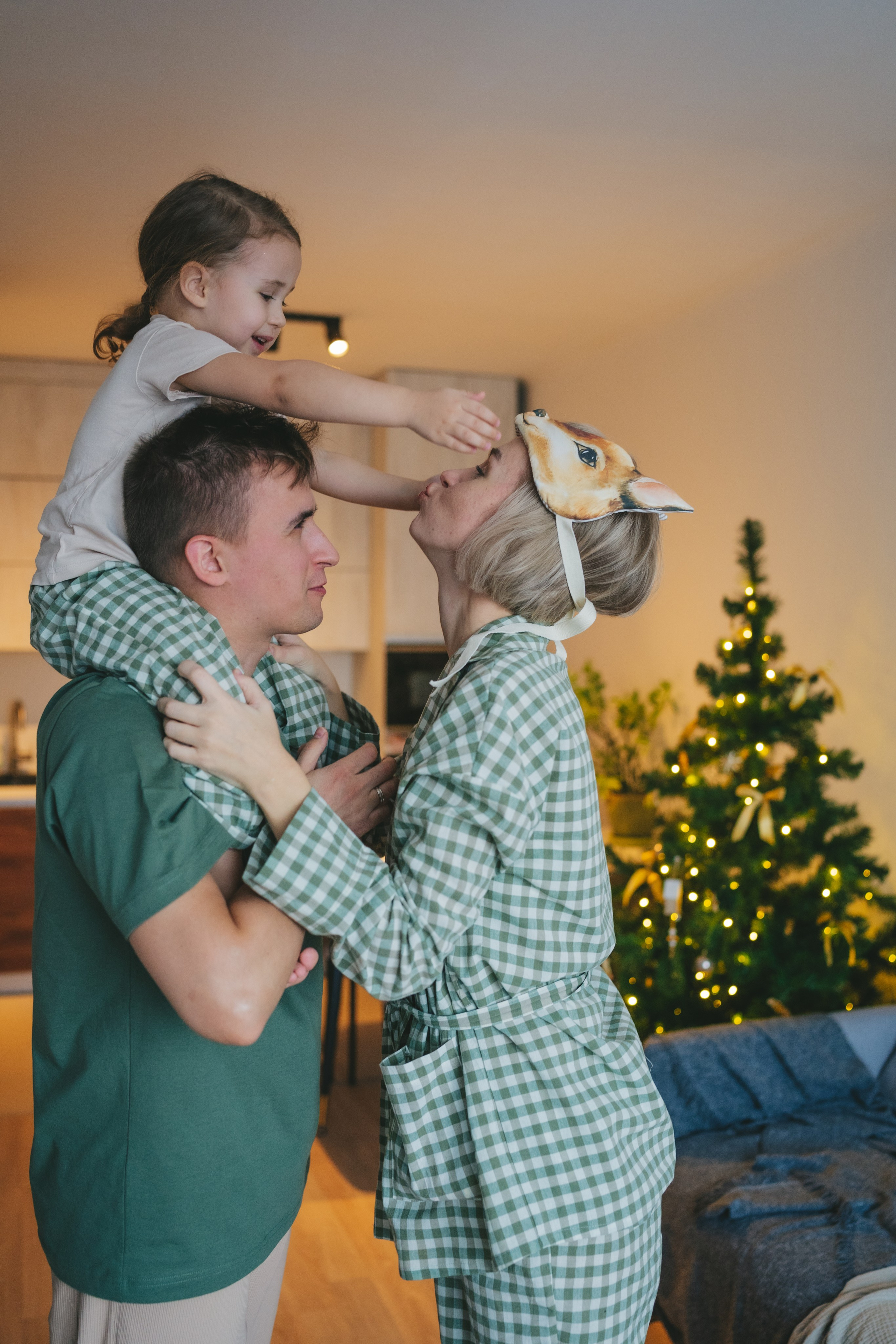 Домашняя новогодняя семейная съемка. Фотограф Екатерина Канчалаба
