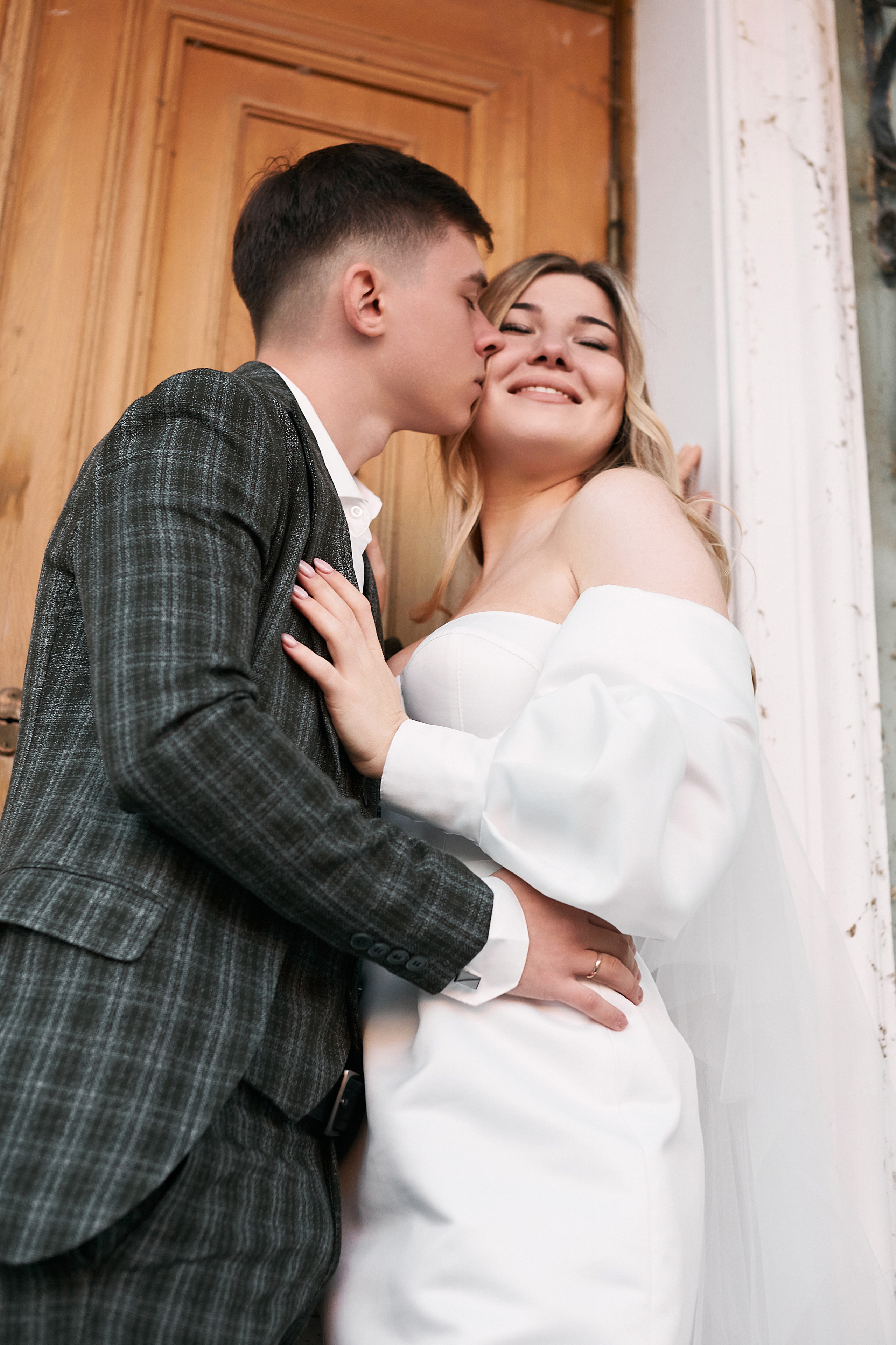 Анонс со свадебной прогулки Димы и Маши. Свадебный и семейный фотограф Владимир Карамышев