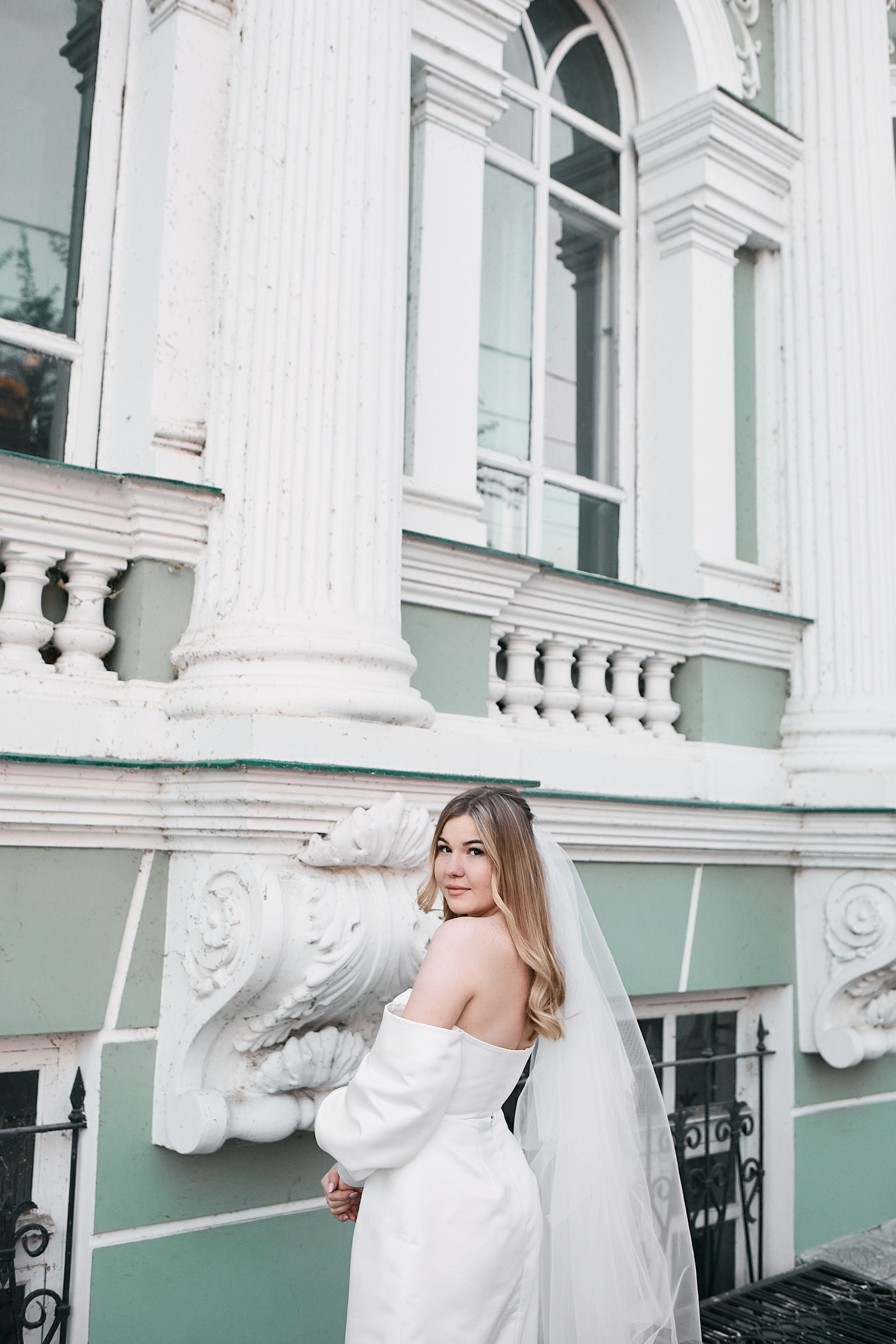 Анонс со свадебной прогулки Димы и Маши. Свадебный и семейный фотограф Владимир Карамышев