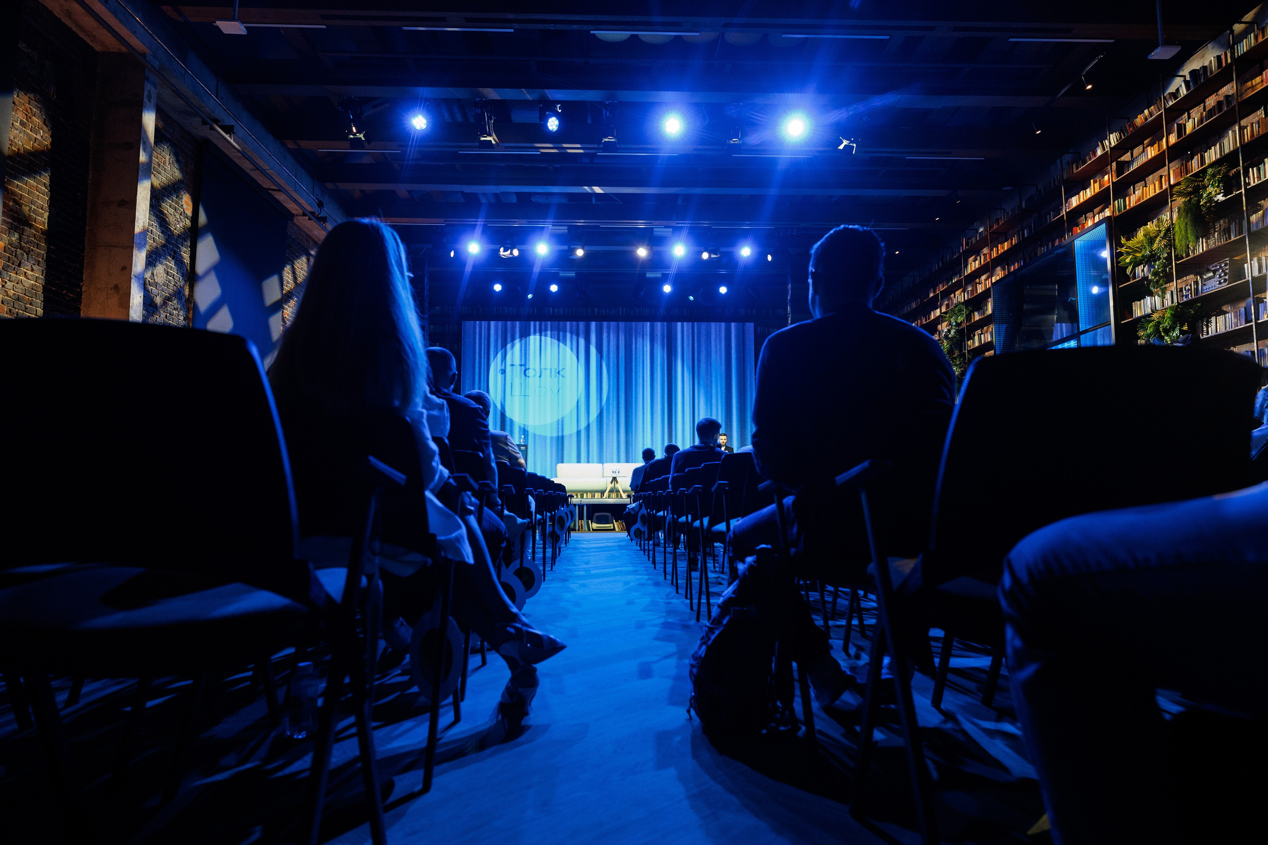 Контур Talk. Репортажный Фотограф в Москве Юра Гушан