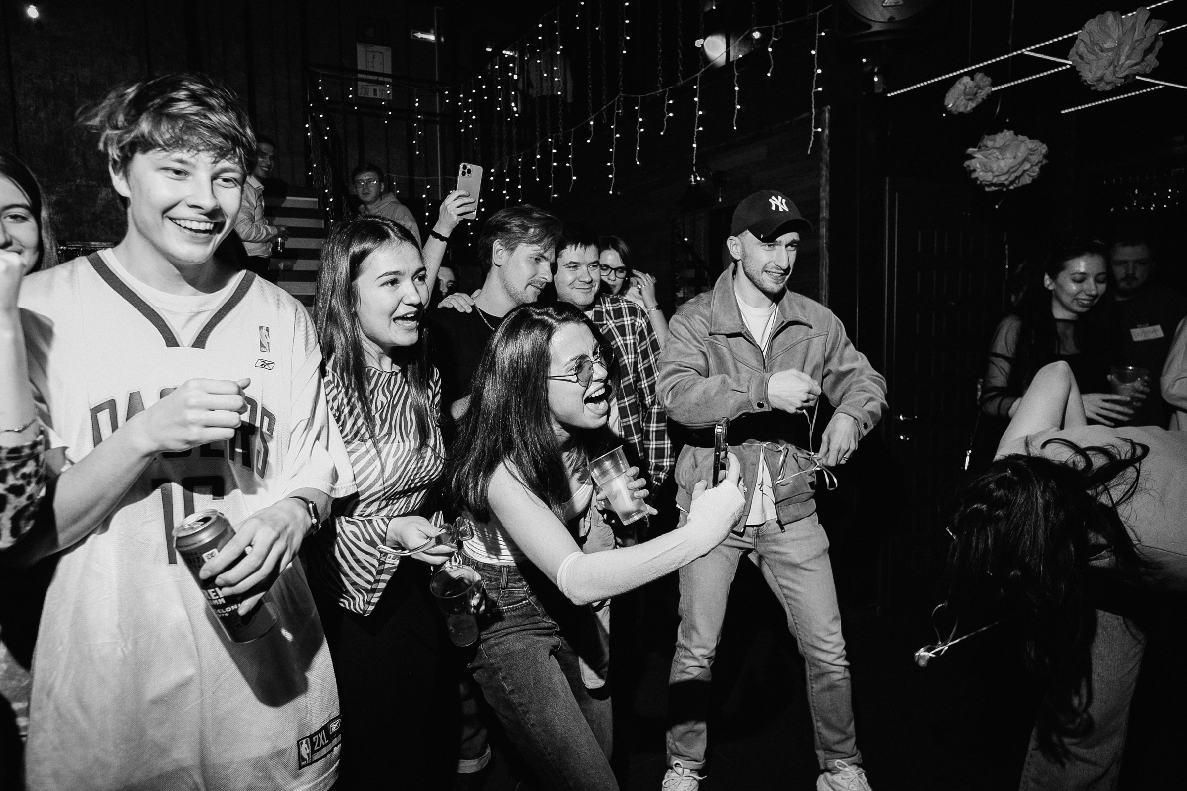 Вечеринка в стиле 00-х. Женский и репортажный фотограф Москва Натали Смирнова
