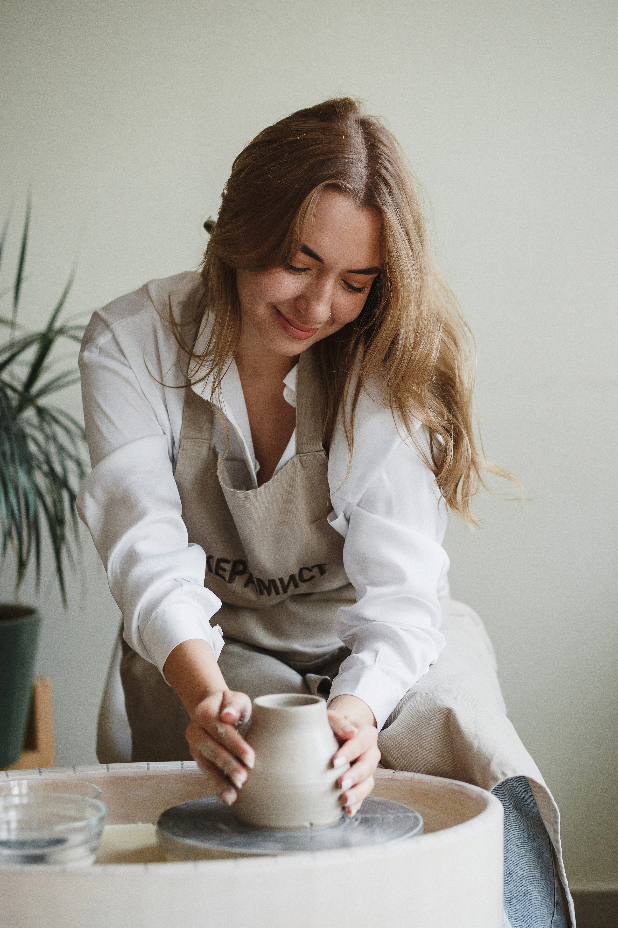 Гончарная мастерская «Керамист» Таганрог — фотосессия Димы и Яны на улице Смирновский. Свадебный и семейный фотограф в Таганроге Бакарюк Антон