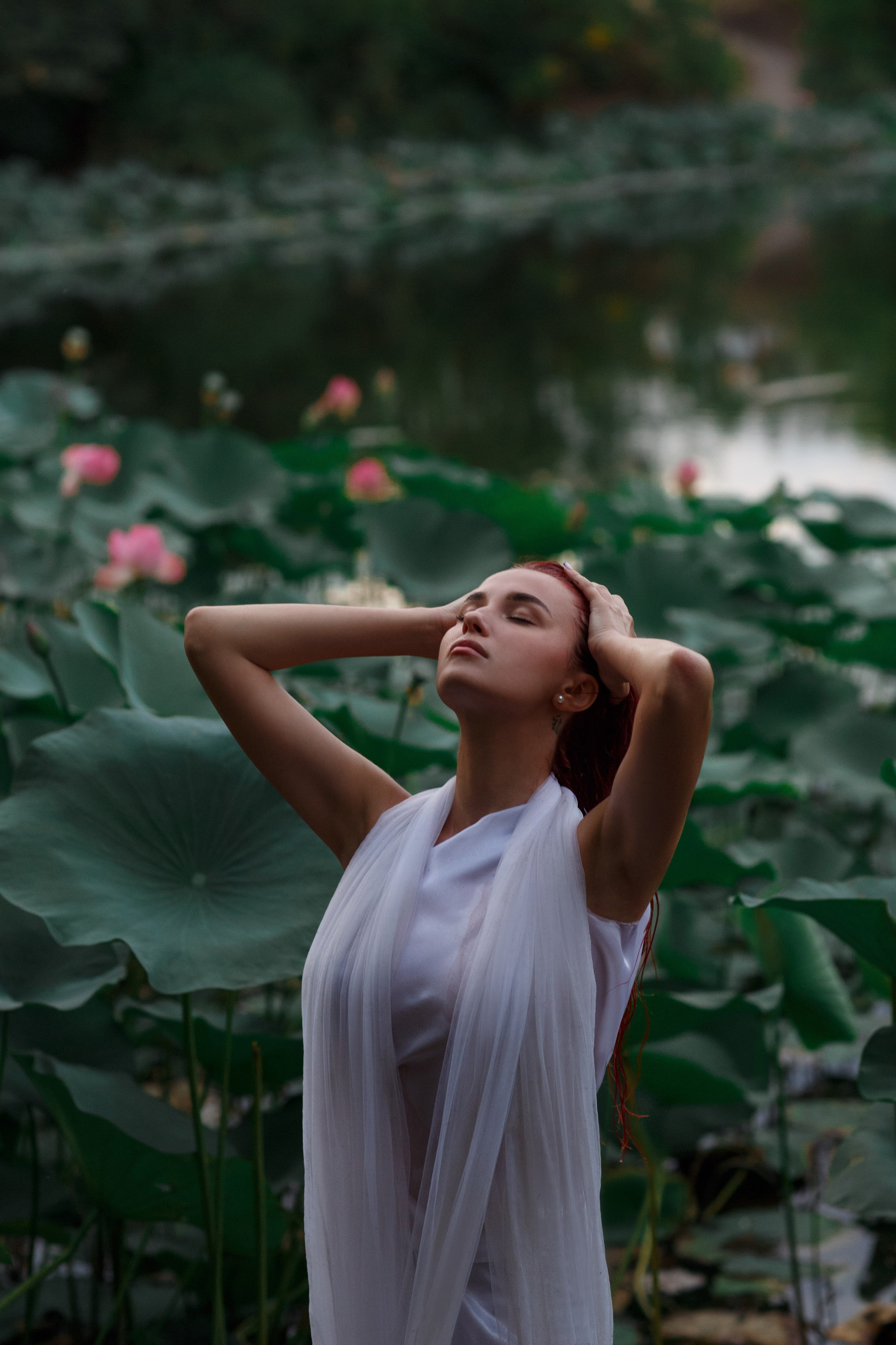 Даша на лотосах. Свадебный, предметный и портретный фотограф в Волгограде