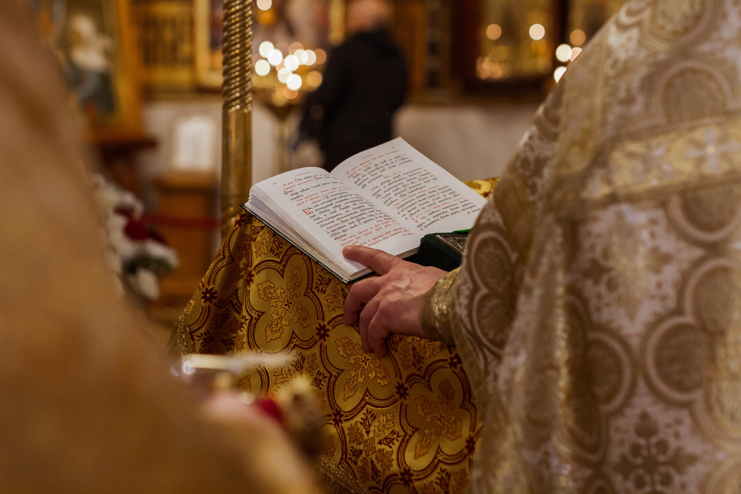 Венчание в храме Петра и Павла в Петергофе. Контент- фотограф, рилсмейкер в Санкт- Петербурге Елена Грие