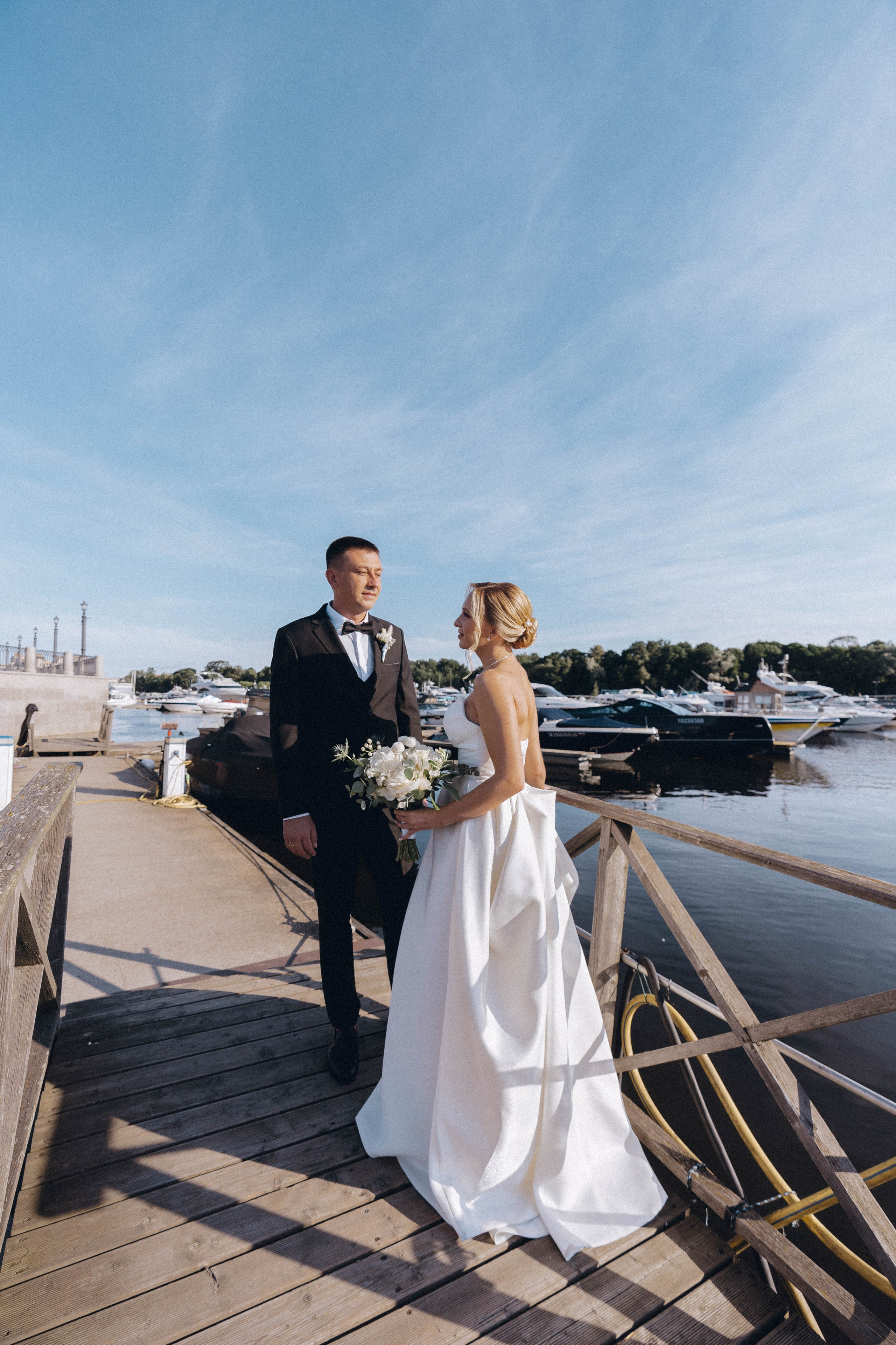 СВАДЕНБНАЯ СЬЕМКА НА КАТЕРЕ ПО КАНАЛАМ САНКТ-ПЕТЕРБУРГА И В АКВАТОРИИ НЕВЫ. Профессиональный фотограф, Санкт-Петербург — Виктория Богомолова