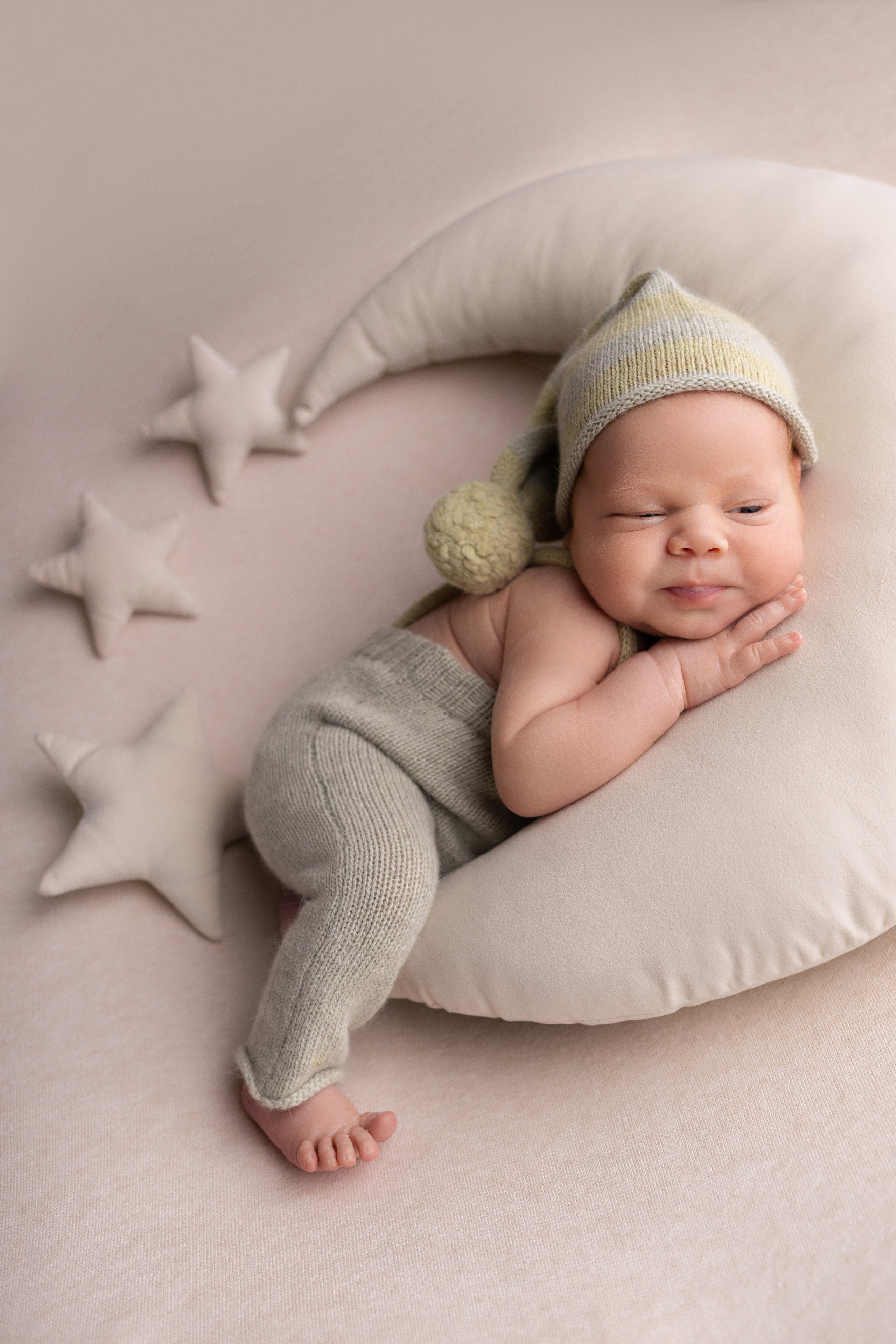Классическая фотосессия малыша. Фотограф новорожденных малышей в Омске и Омской области Эльвира Камаева