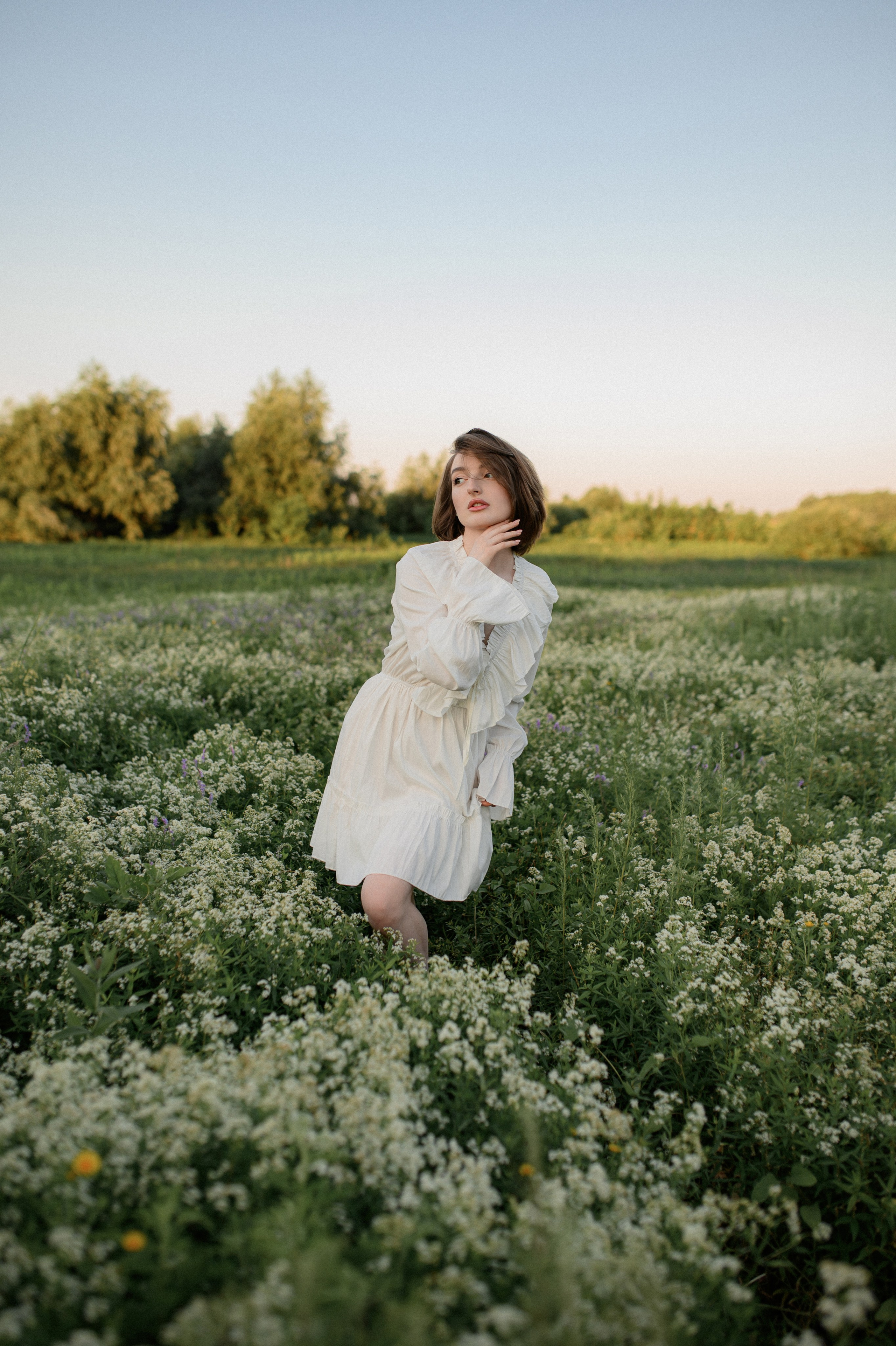 Полина и поле. Www.ostermiller.ru