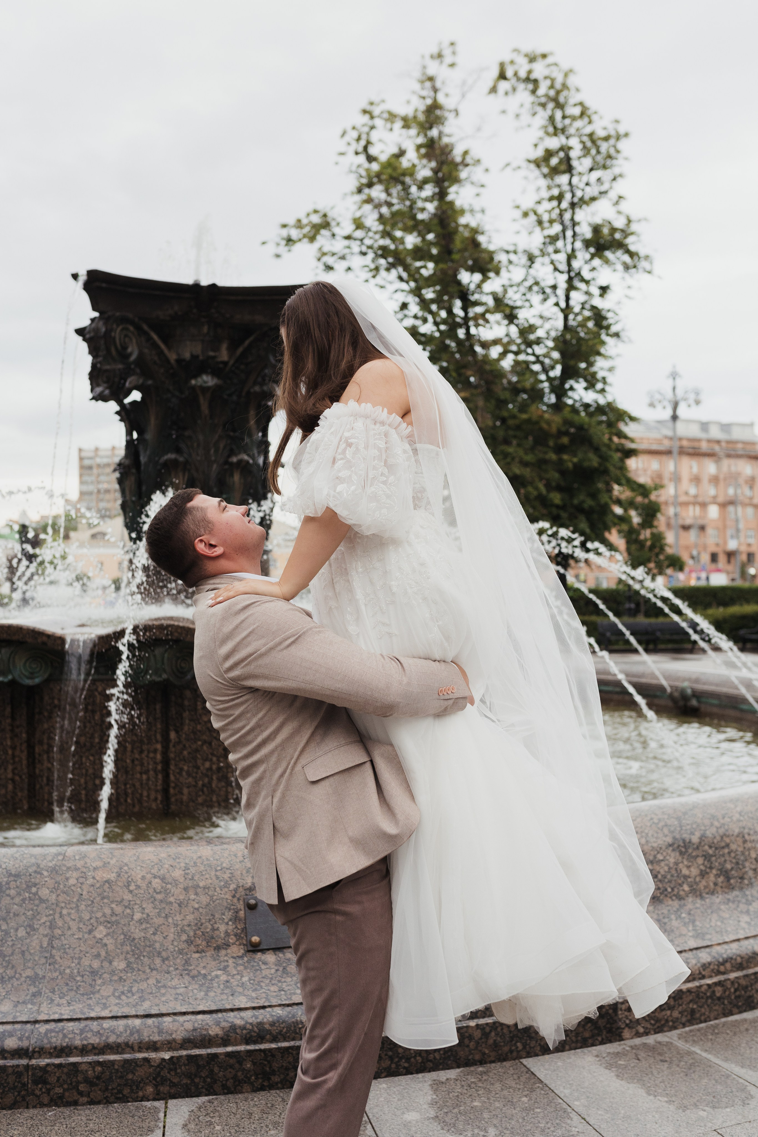 Свадебная фотосессия в Москве в Барвихе ЗАГС. Свадебный фотограф в Москве Анна Полушина