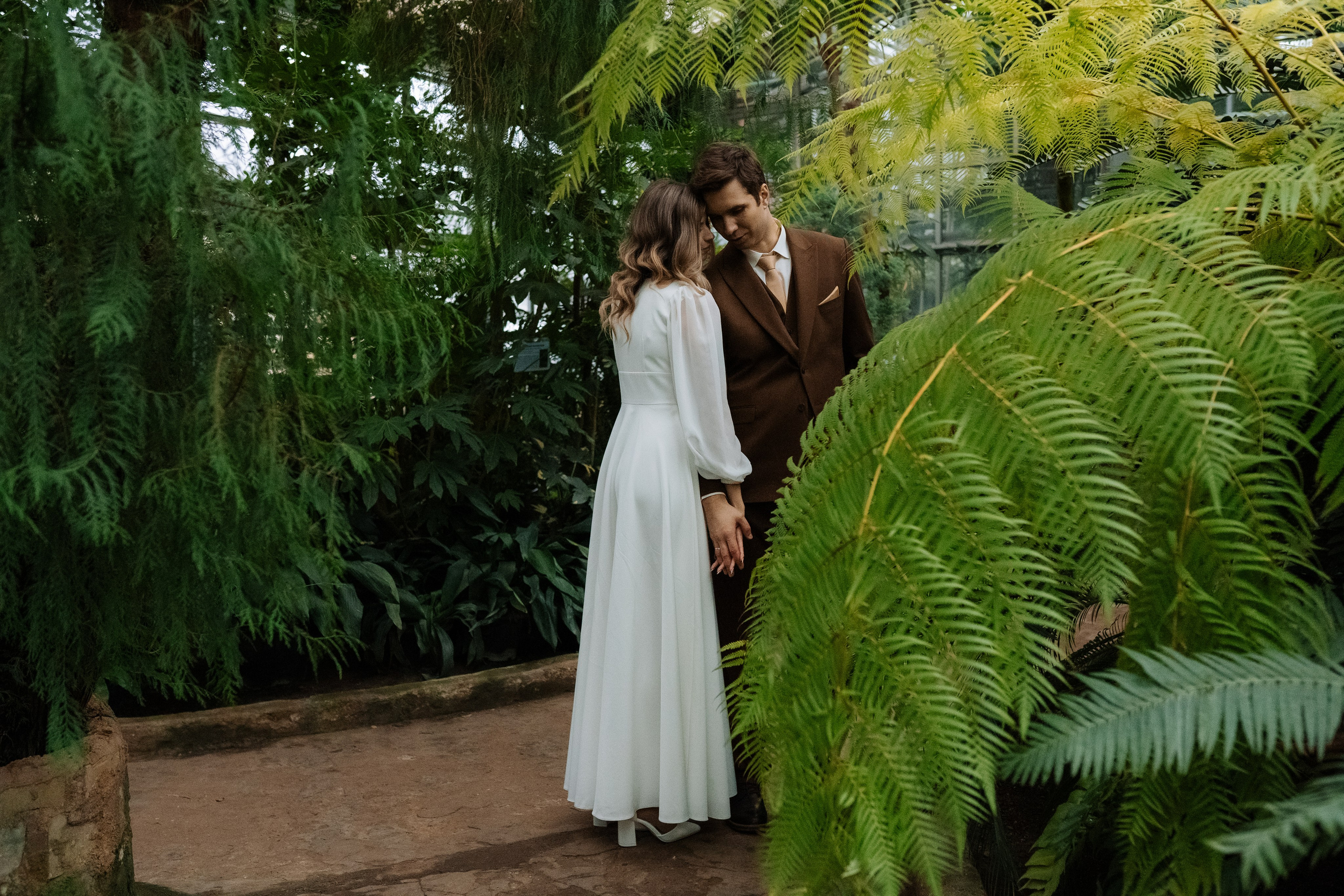 Свадебная фотосессия в оранжерее, Москва. Свадебный фотограф в Москве Анна Полушина