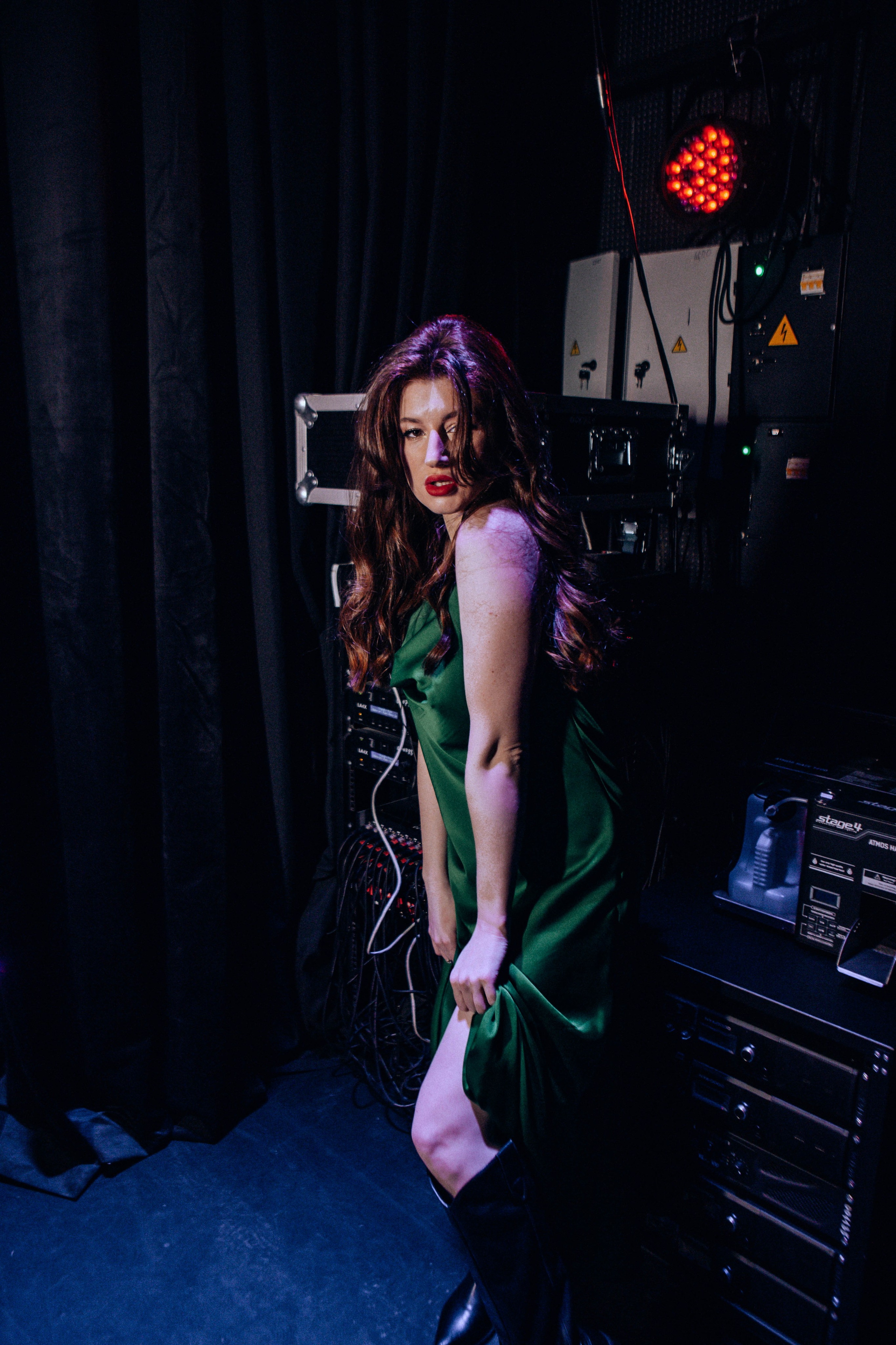 Катя. Контакты