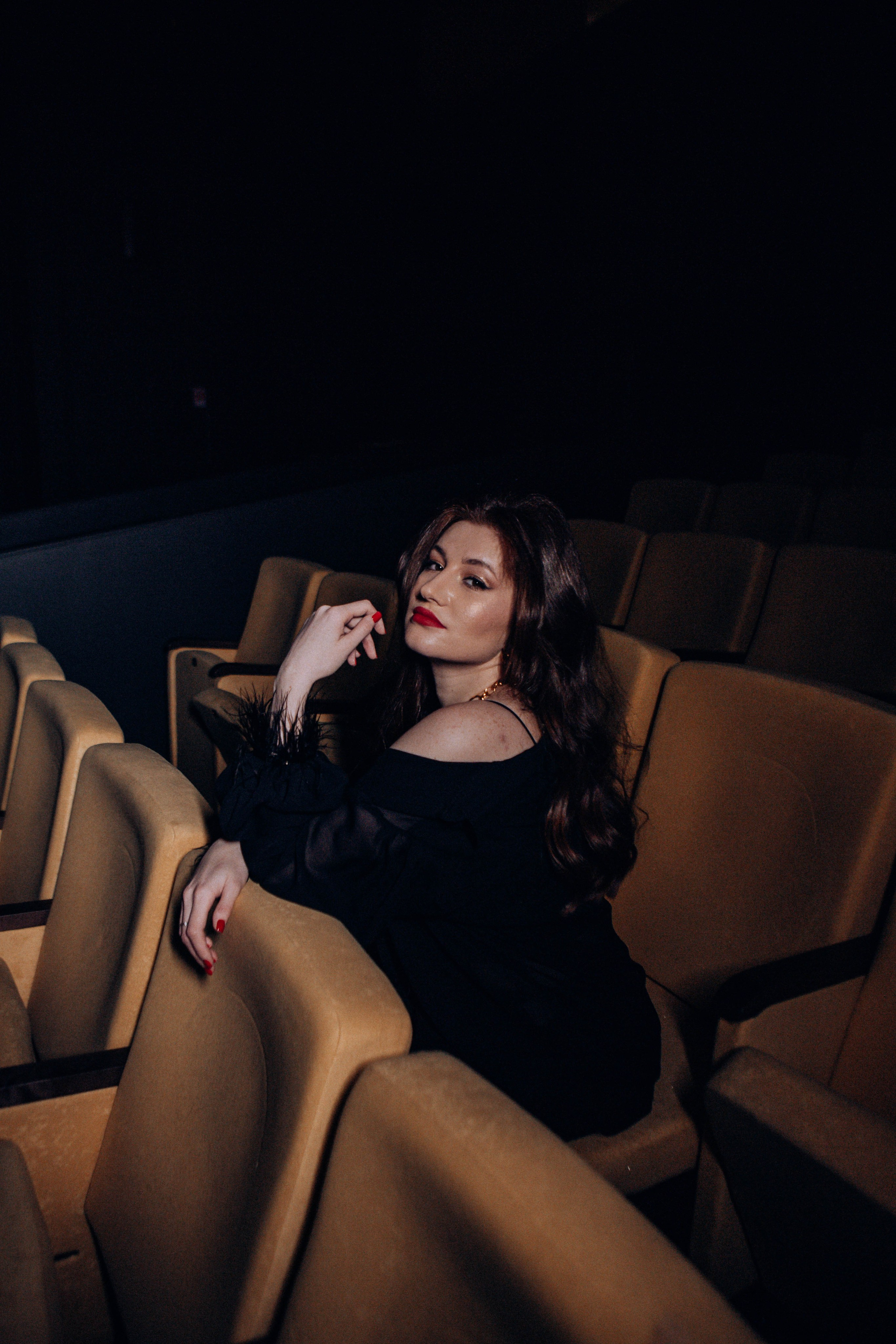 Катя. Контакты