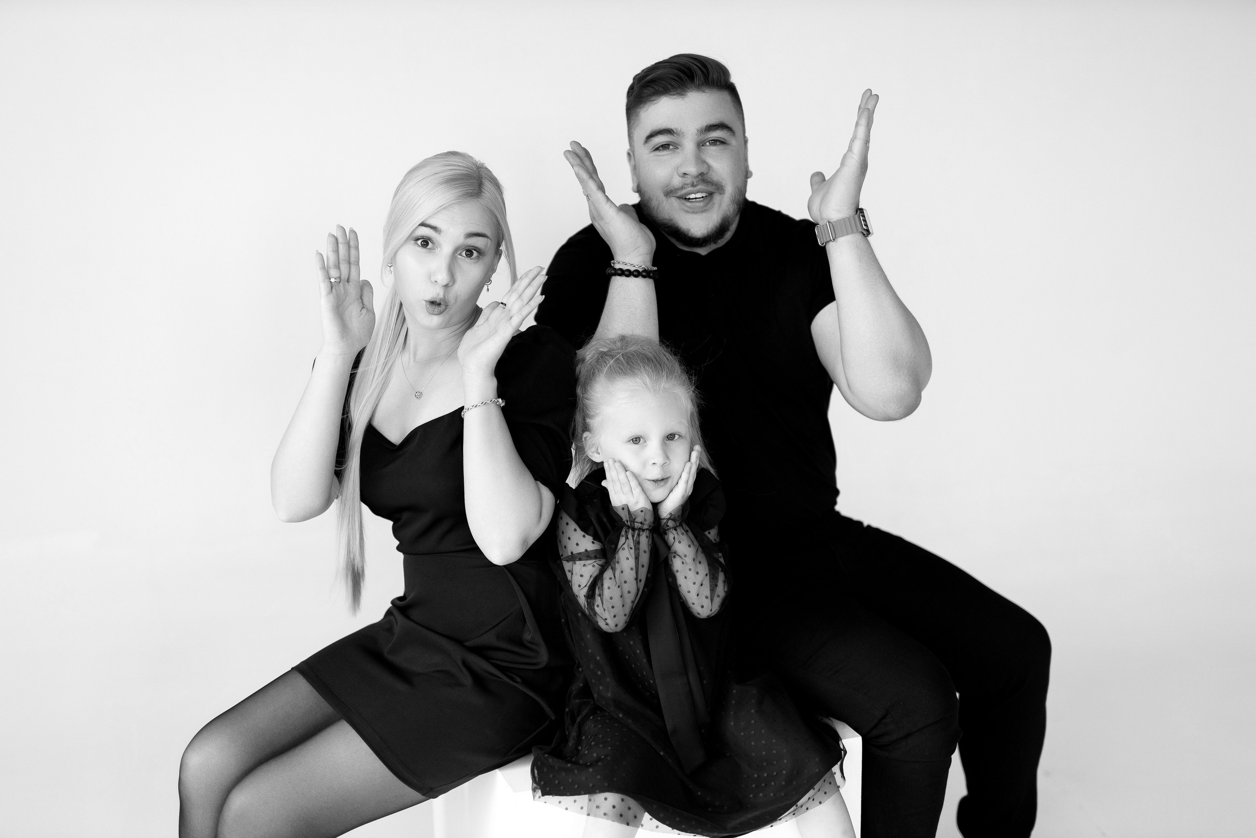 Семейная фотосессия монохром. Свадебный и семейный фотограф в Алматы Алексей Балышев